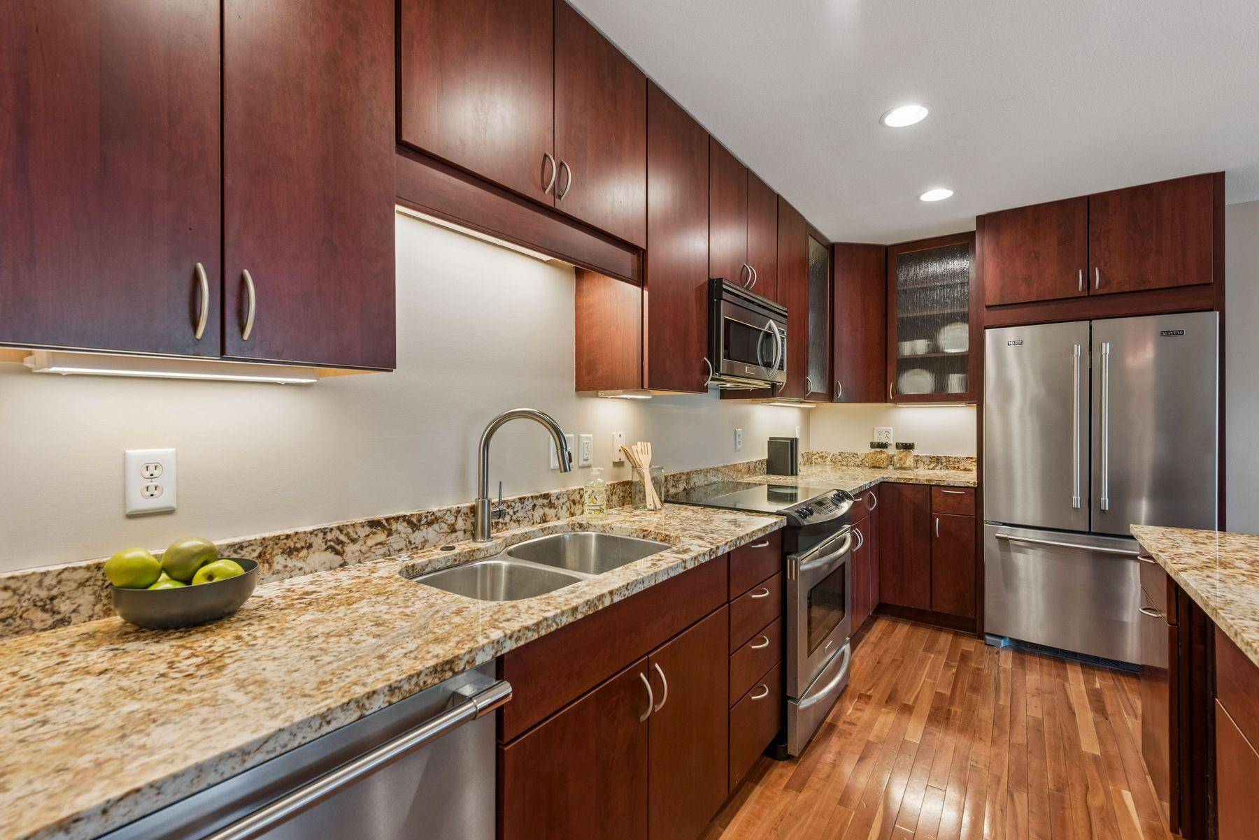 3150 Excelsior BLVD #401, Minneapolis, MN 55416