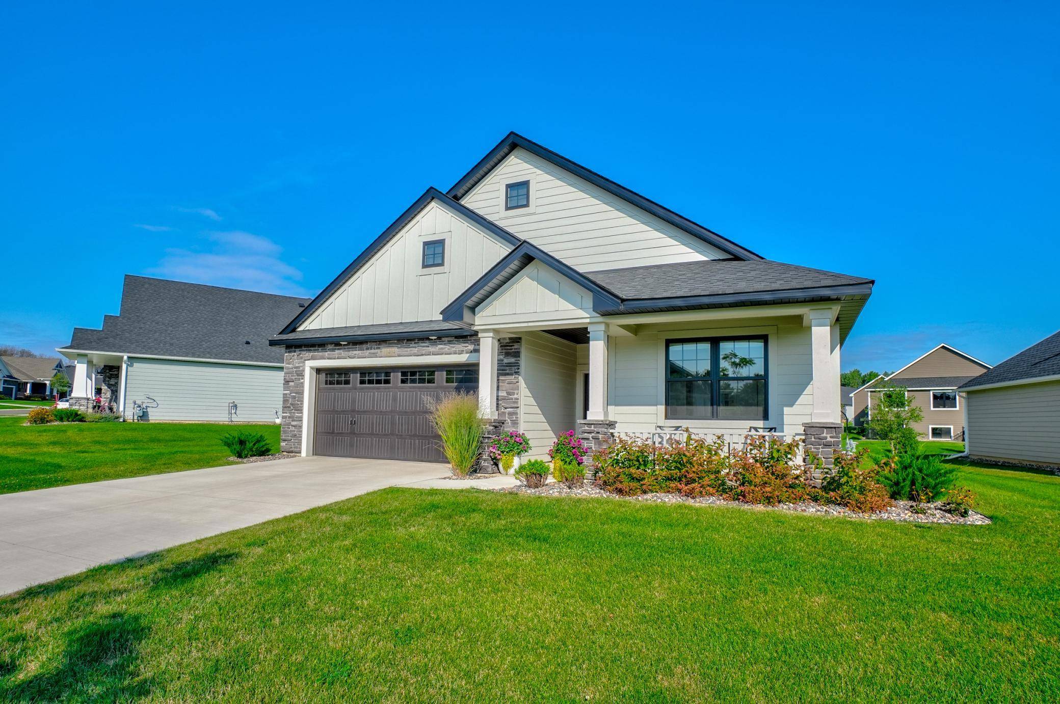 11404 Kings CT N, Lake Elmo, MN 55042