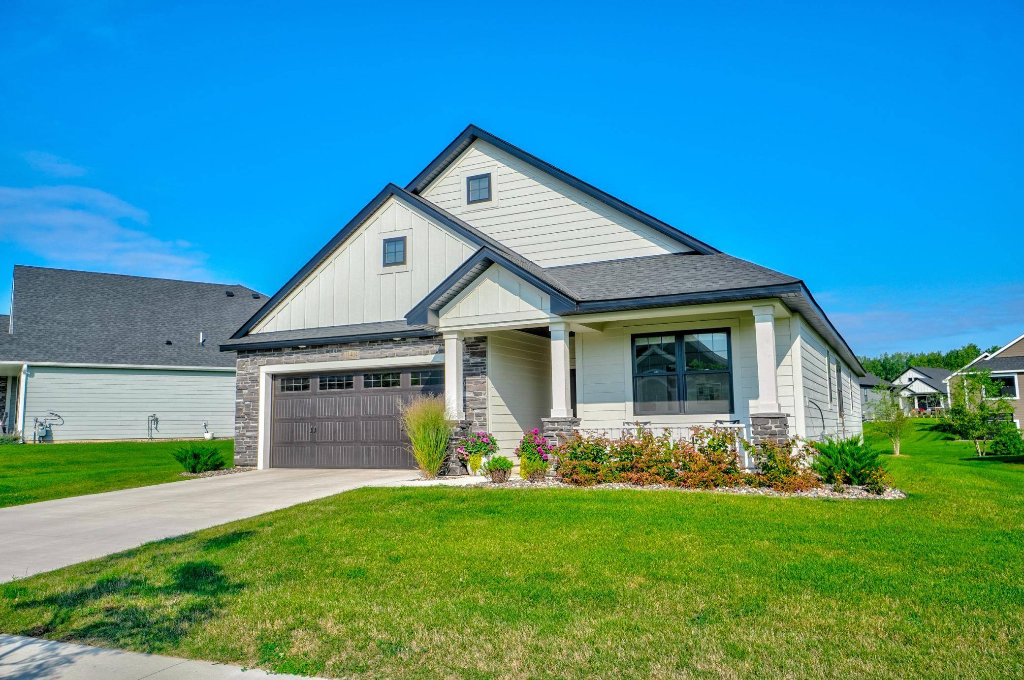 11404 Kings CT N, Lake Elmo, MN 55042