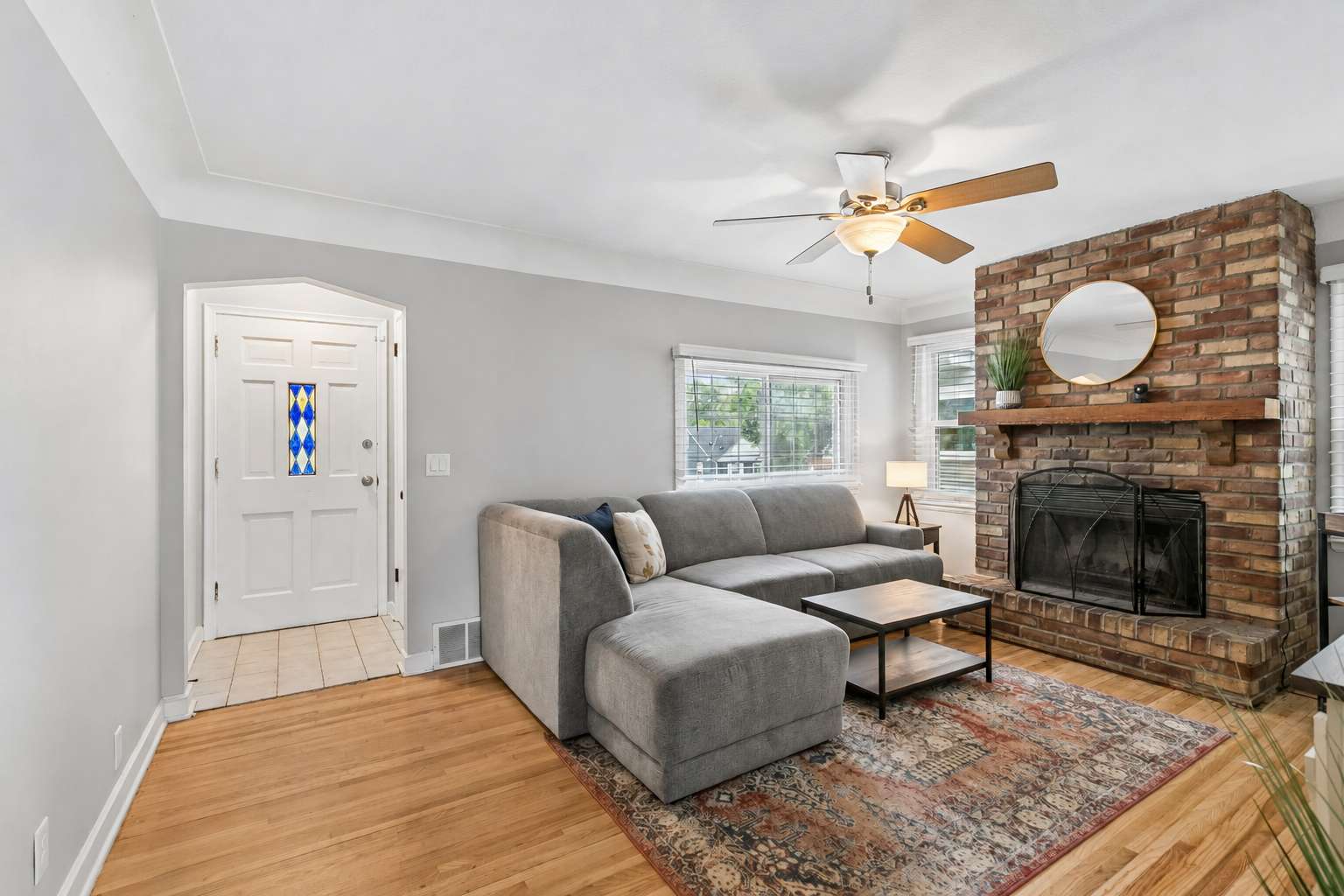 2953 Ewing AVE N, Robbinsdale, MN 55422