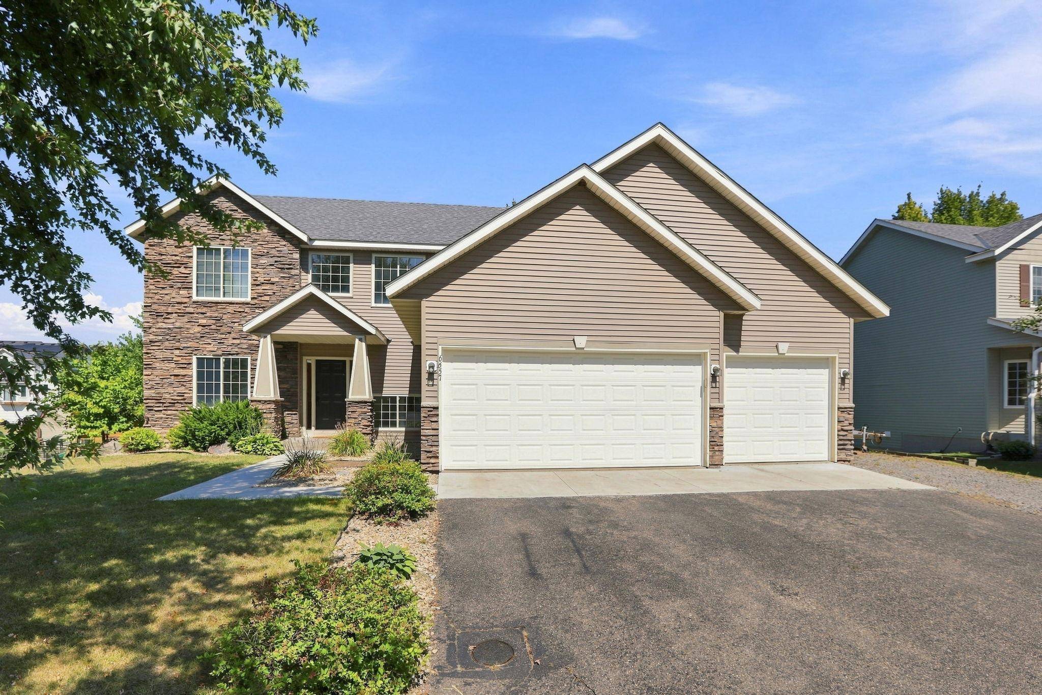 6657 E Oak DR, Monticello, MN 55362