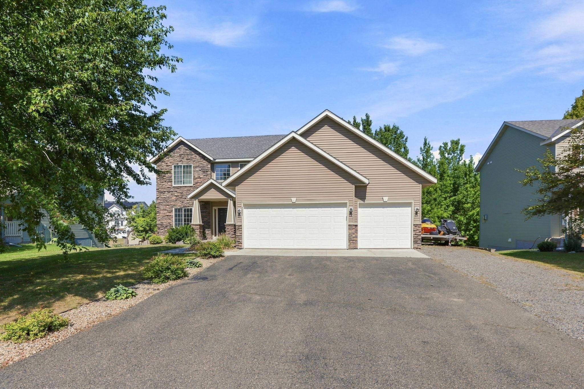 6657 E Oak DR, Monticello, MN 55362