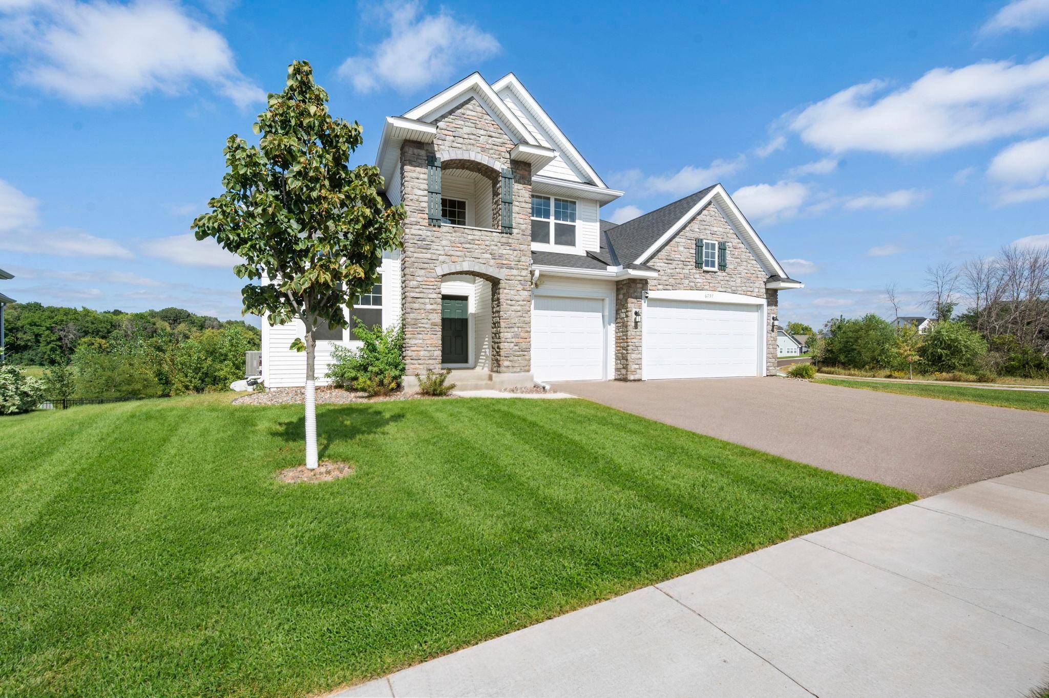 6797 Coach House LN, Corcoran, MN 55340