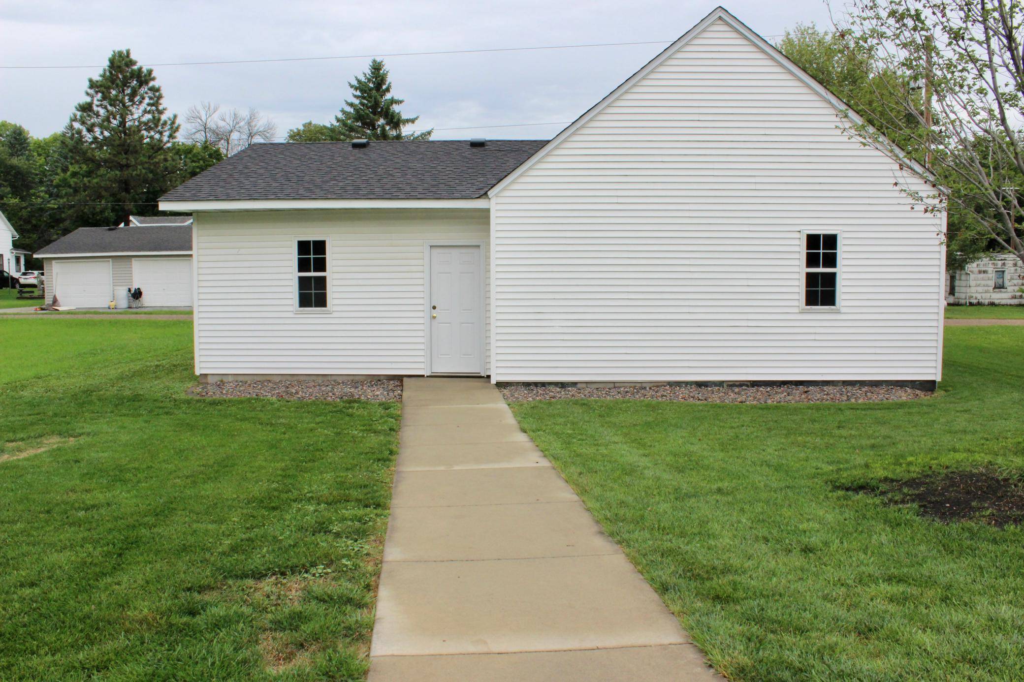 136 2nd ST SE, Blooming Prairie, MN 55917