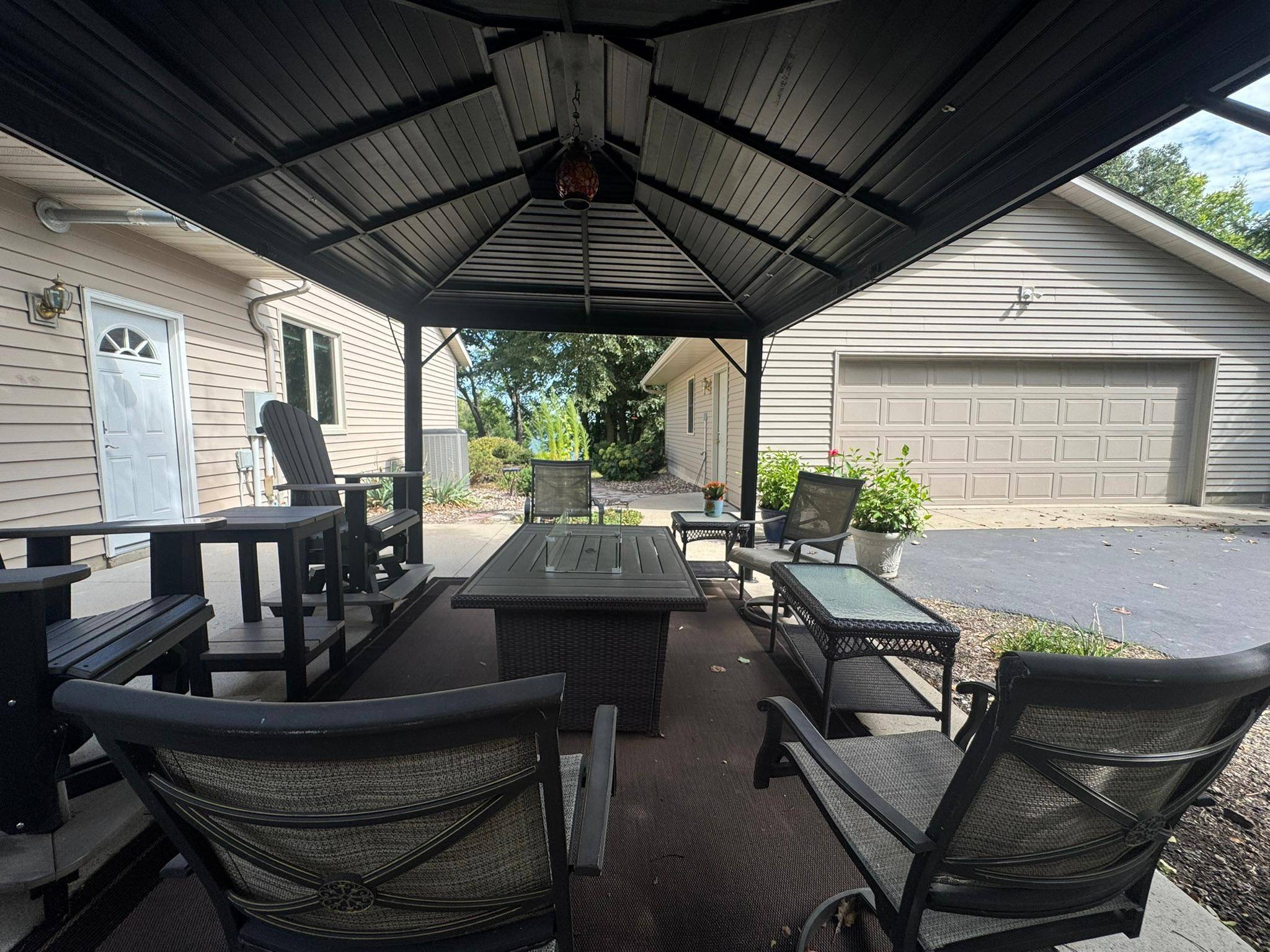 142 Jacks DR, Madison Lake, MN 56063