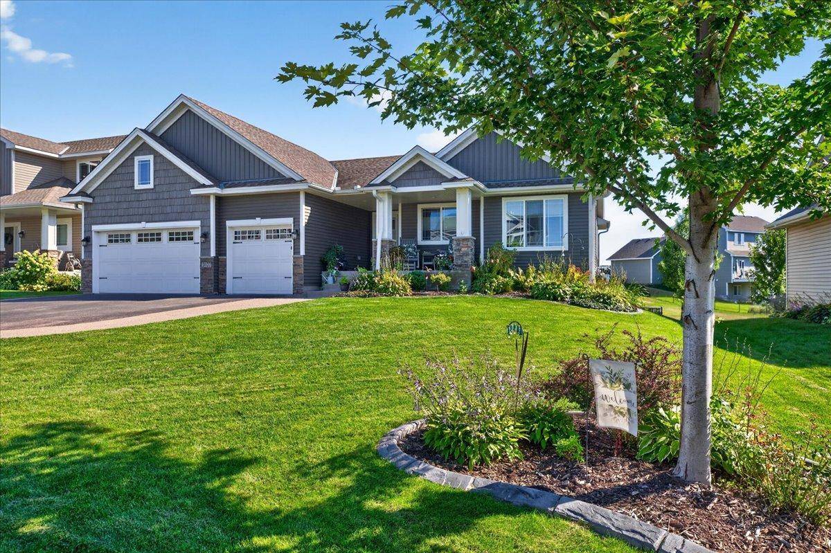 2020 Red Oak LN, Hugo, MN 55038