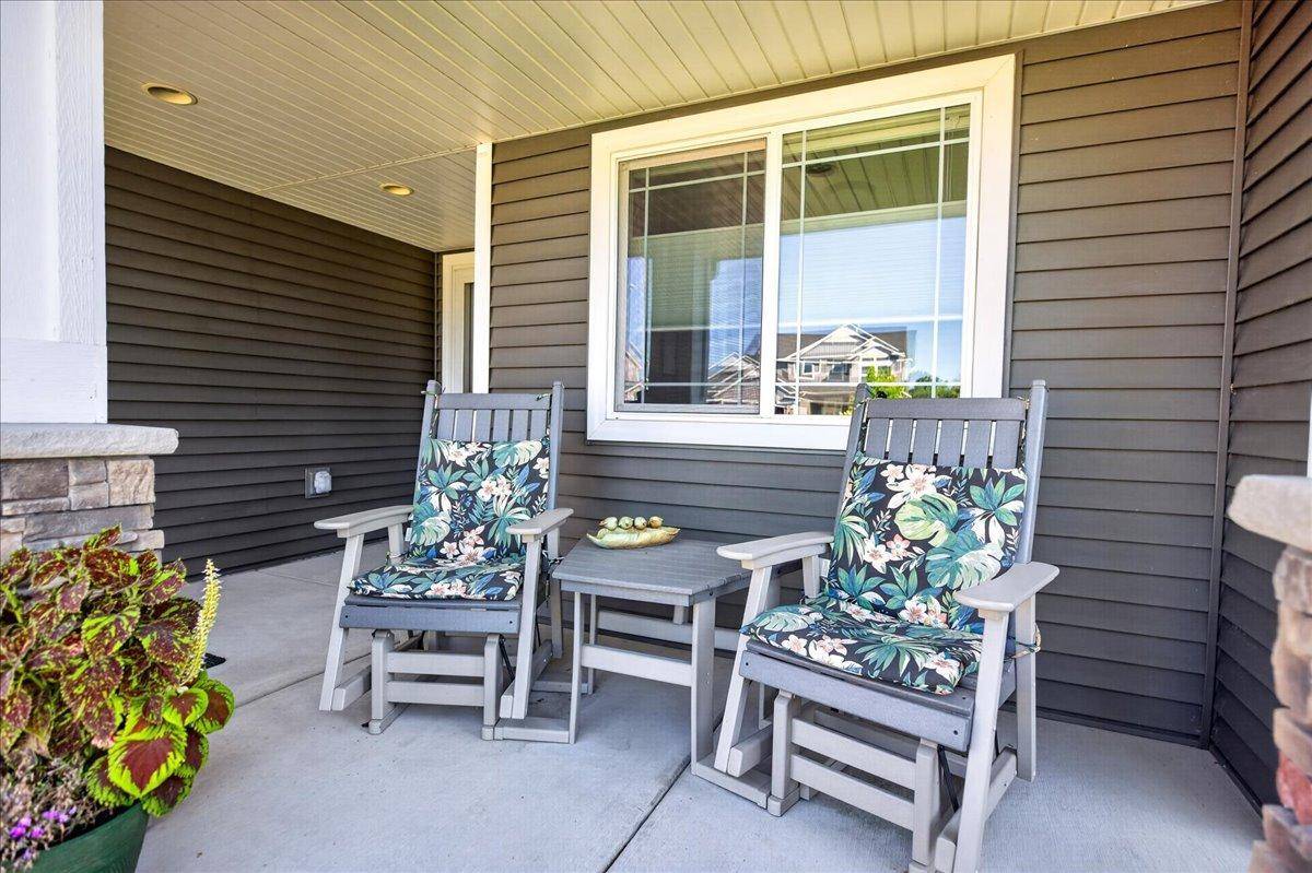 2020 Red Oak LN, Hugo, MN 55038