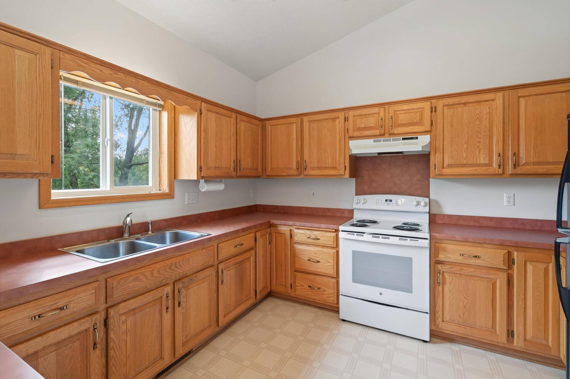 3719 Reed RD, Saint Bonifacius, MN 55375