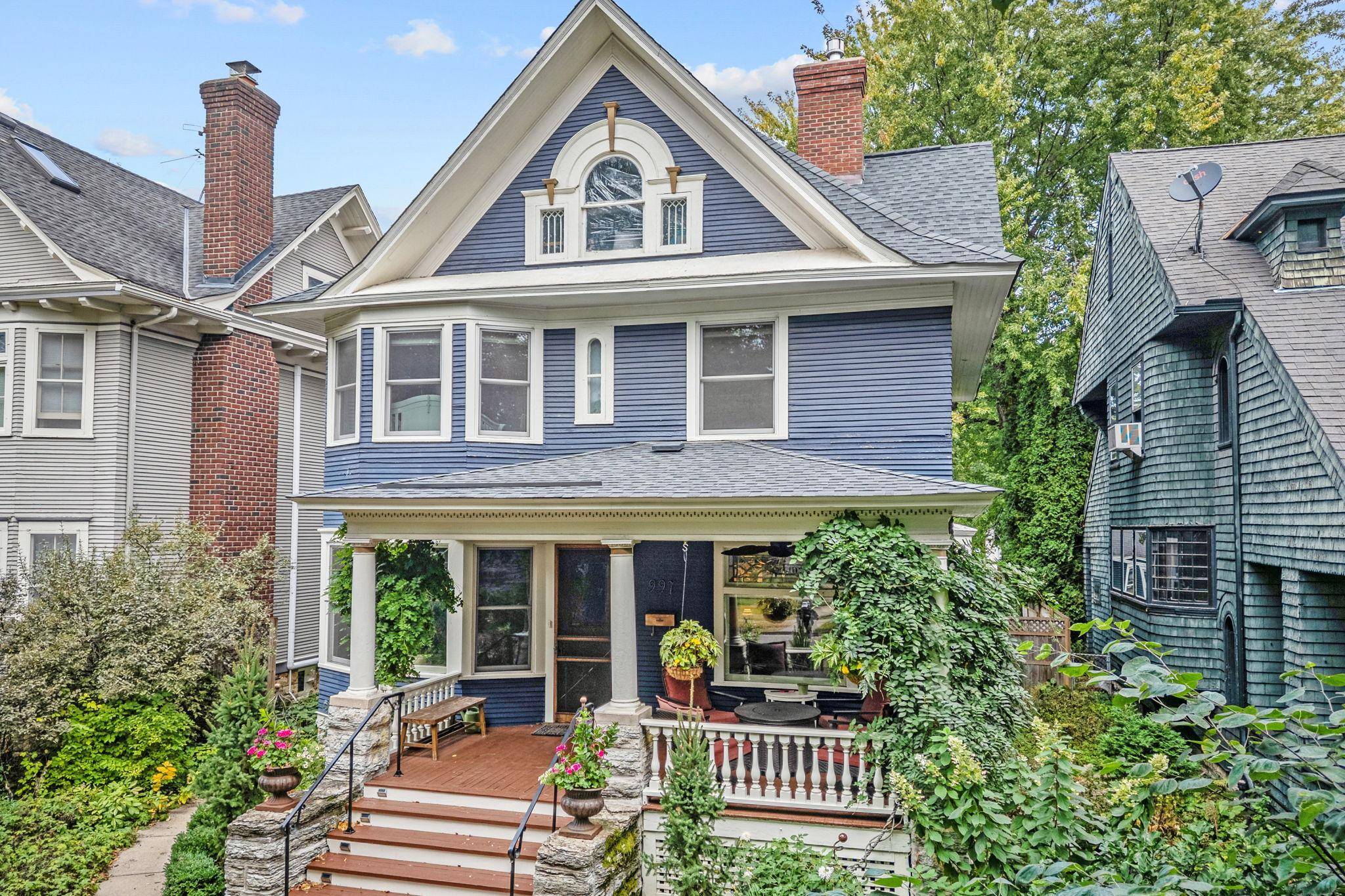 997 Lincoln AVE, Saint Paul, MN 55105