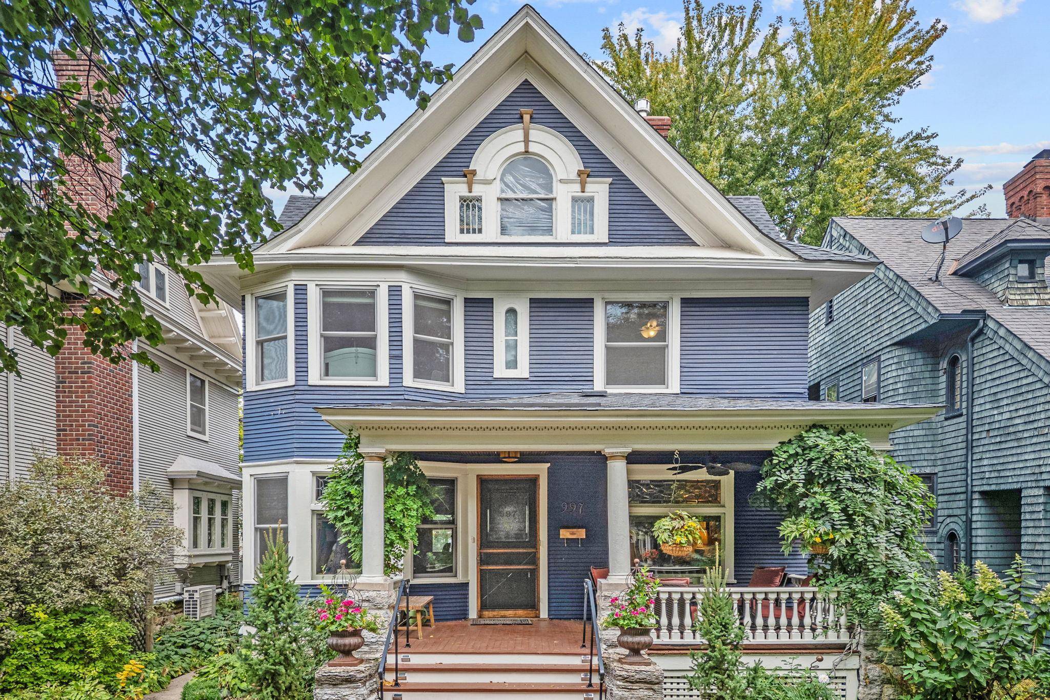 997 Lincoln AVE, Saint Paul, MN 55105