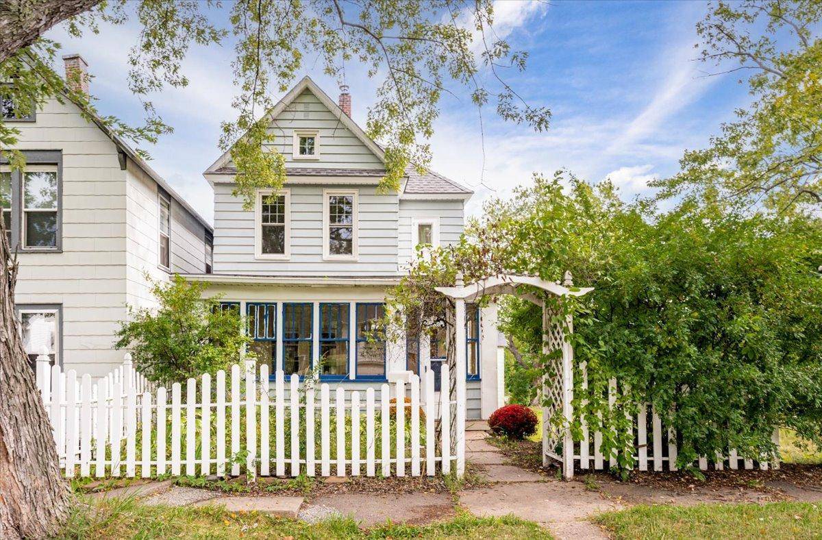 604 E 11th ST, Duluth, MN 55805