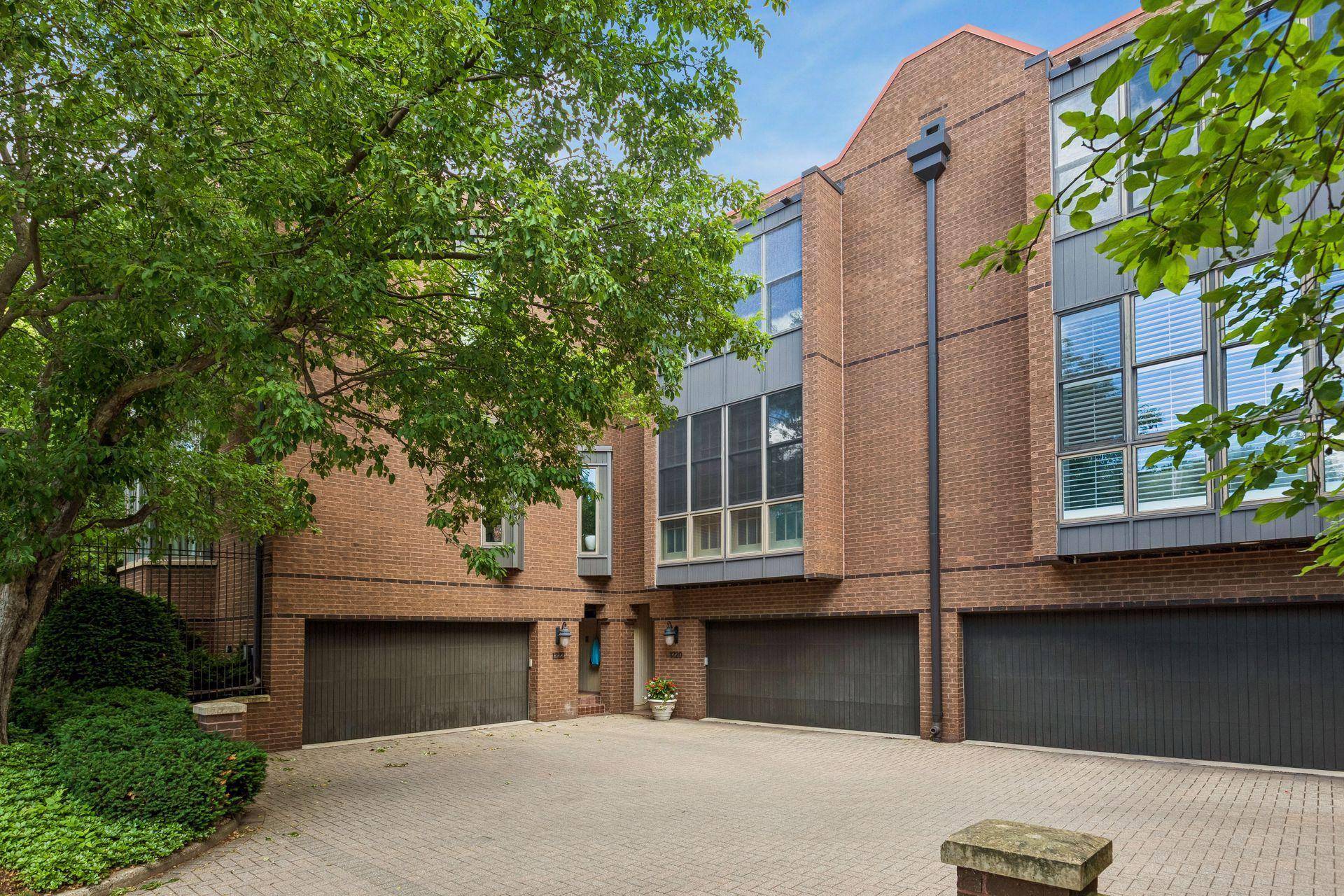 1220 Mount Curve AVE, Minneapolis, MN 55403