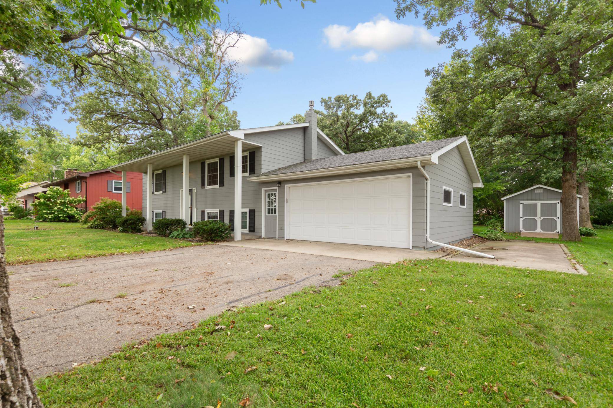 40499 520th ST, North Mankato, MN 56003