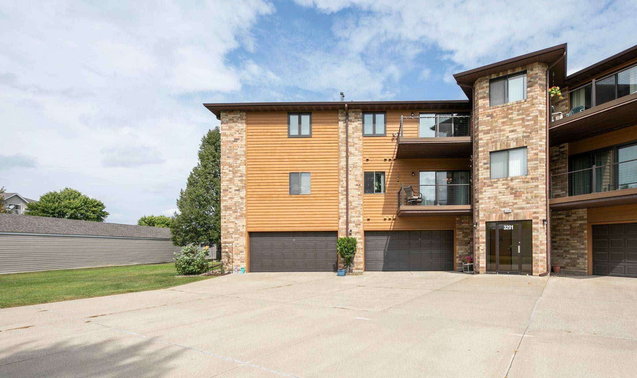 3201 14th ST S #203, Moorhead, MN 56560