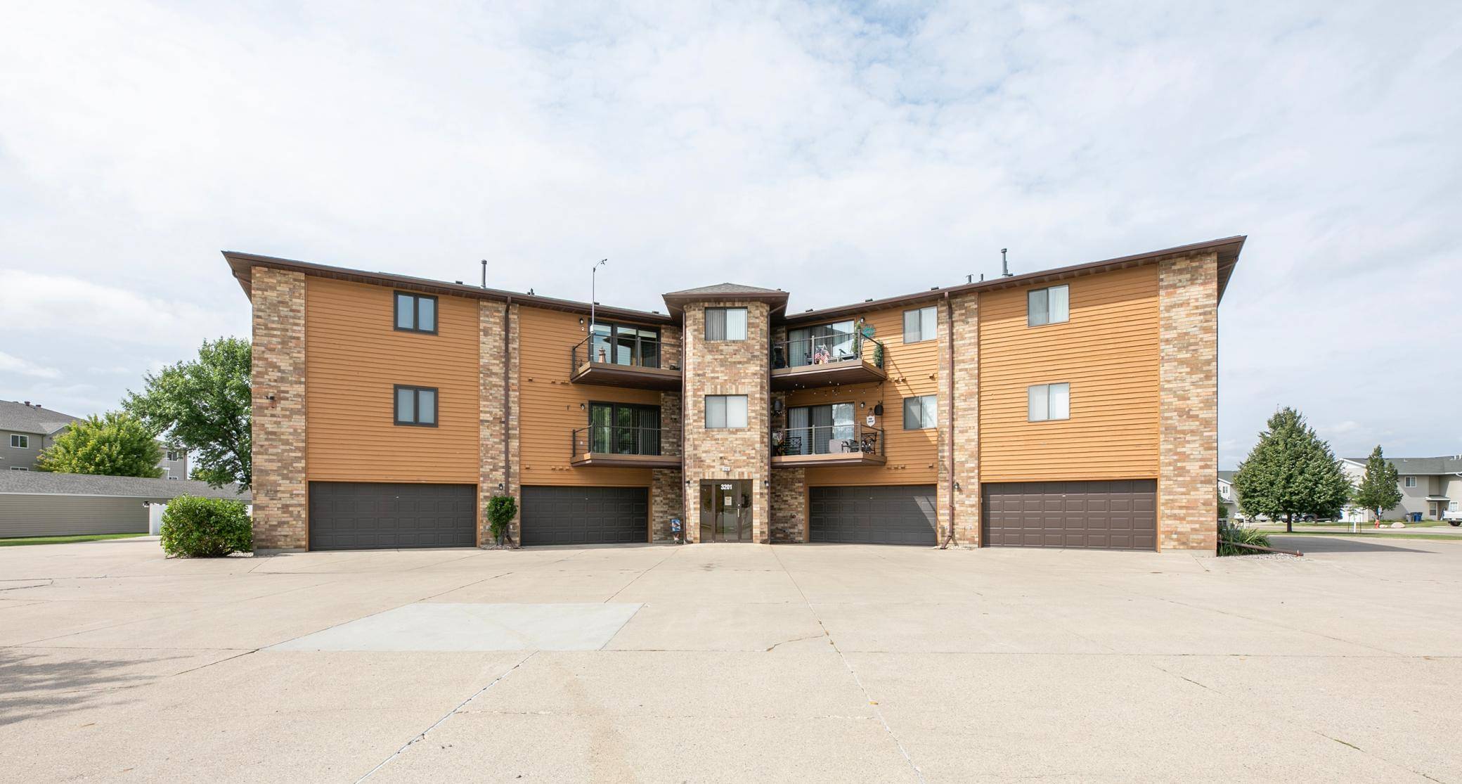 3201 14th ST S #203, Moorhead, MN 56560