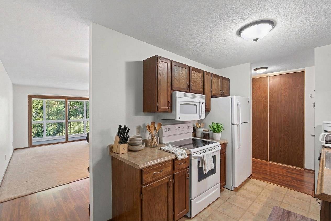 135 Viking DR E #309, Little Canada, MN 55117