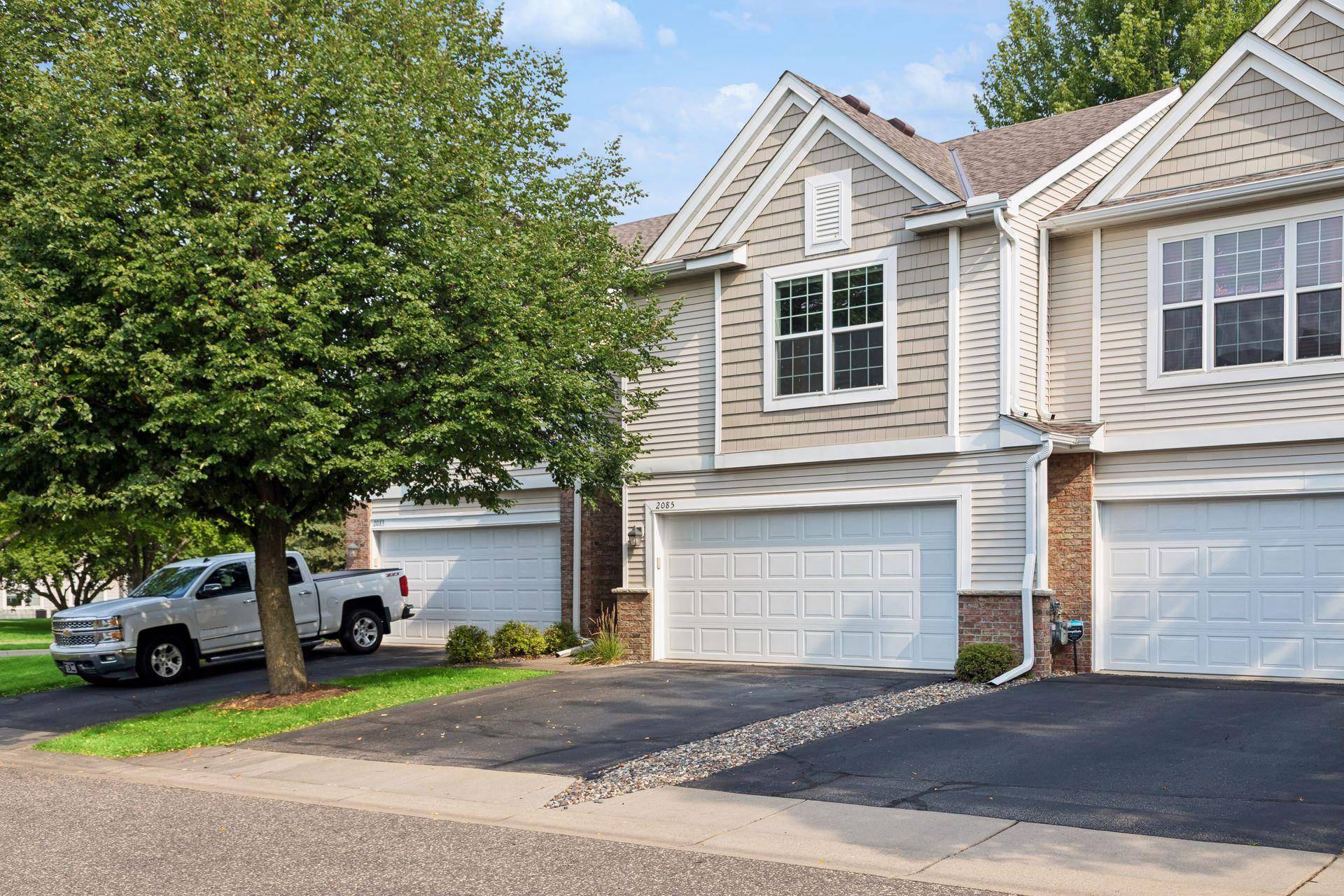 2085 Saint Johns CT, Woodbury, MN 55129