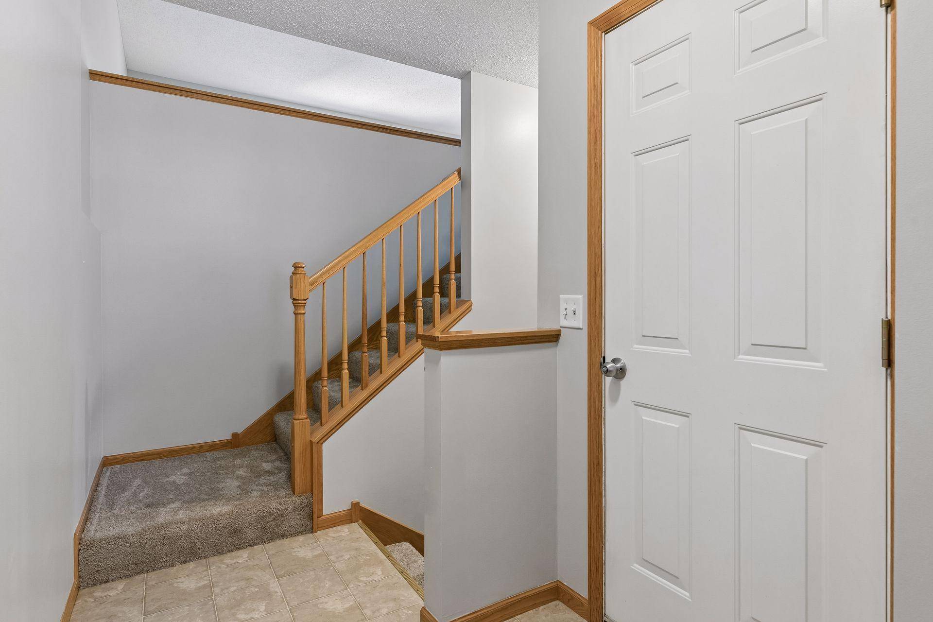 2085 Saint Johns CT, Woodbury, MN 55129