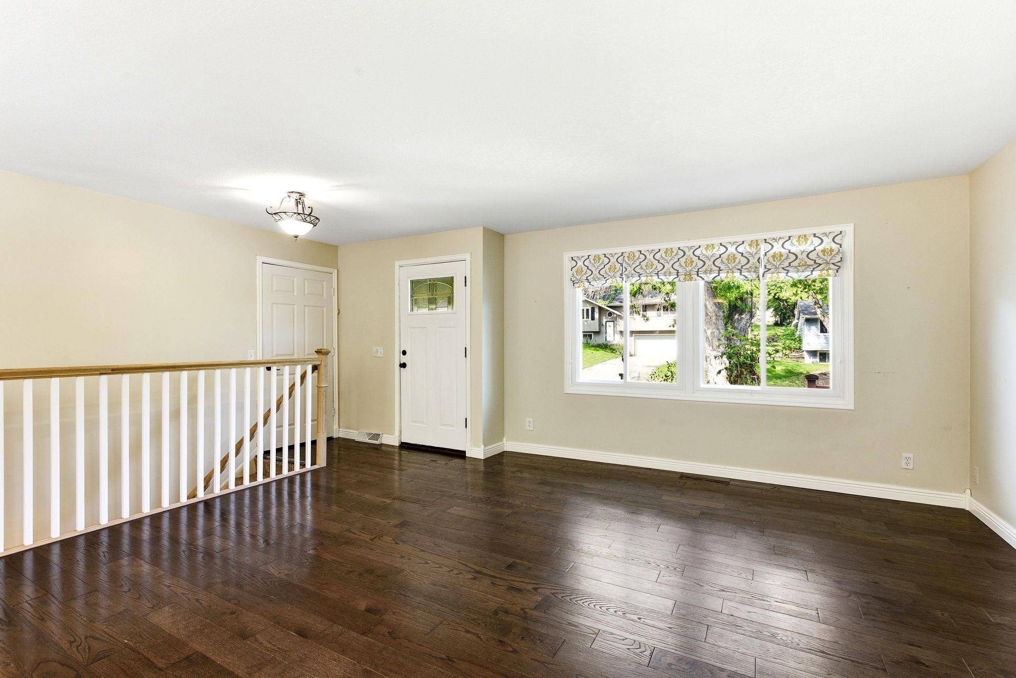 7064 Springhill CIR, Eden Prairie, MN 55346
