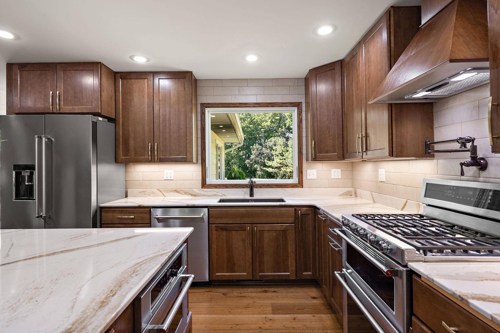 1419 Three Oaks AVE, Maple Plain, MN 55359