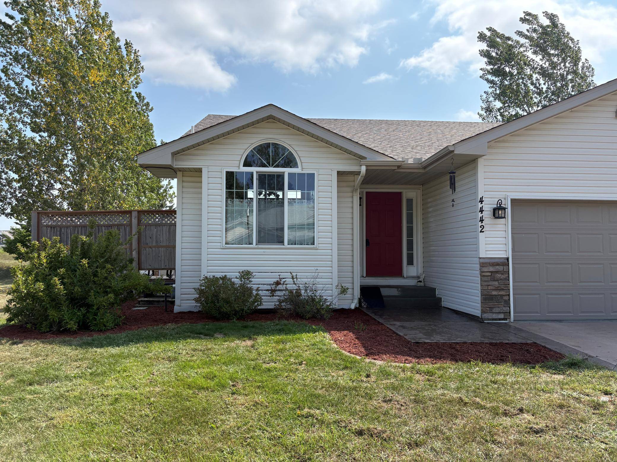 4442 Eakern CIR NE, Monticello, MN 55362