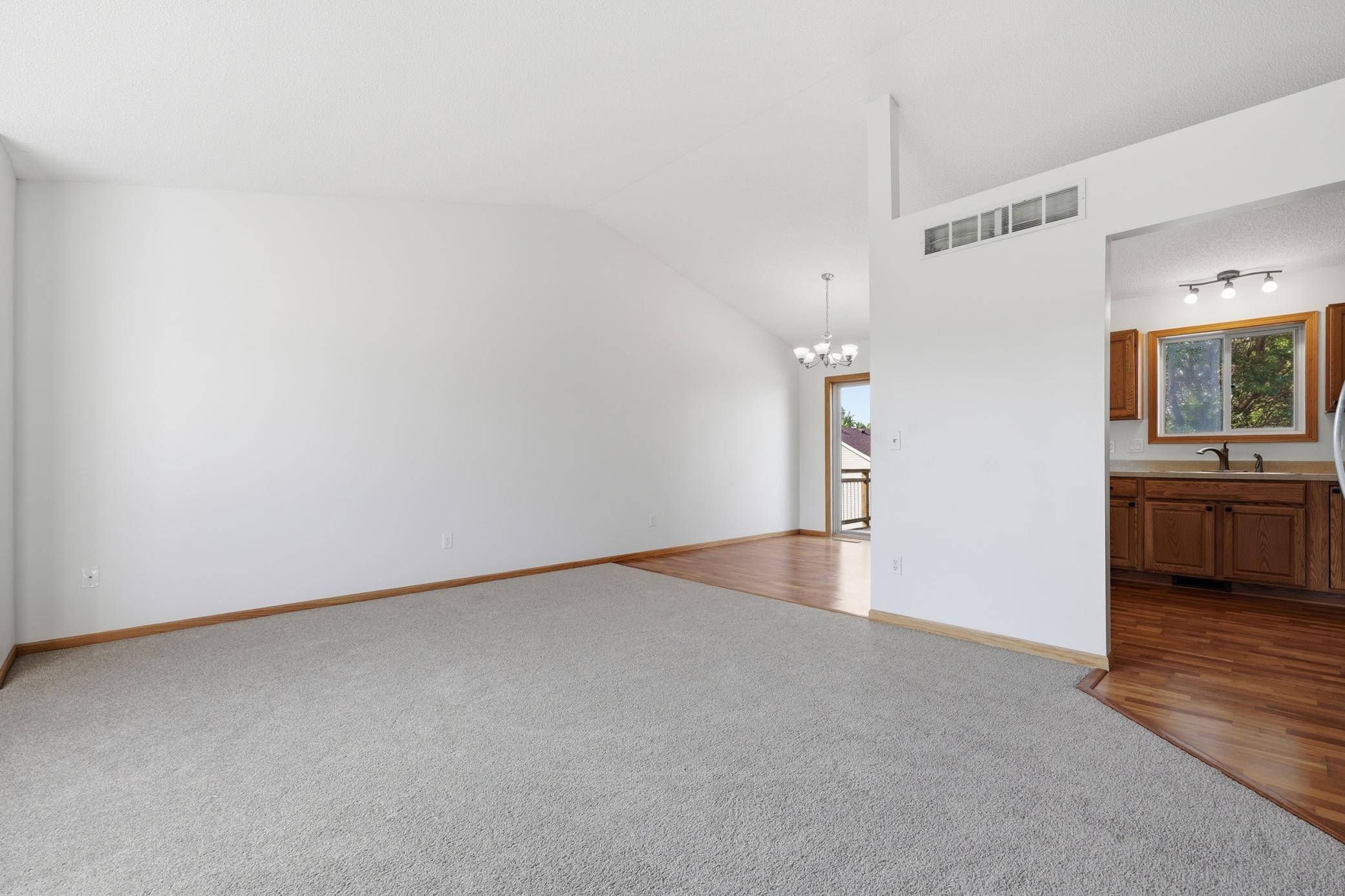 1114 Hidden Creek BLVD, Mayer, MN 55360