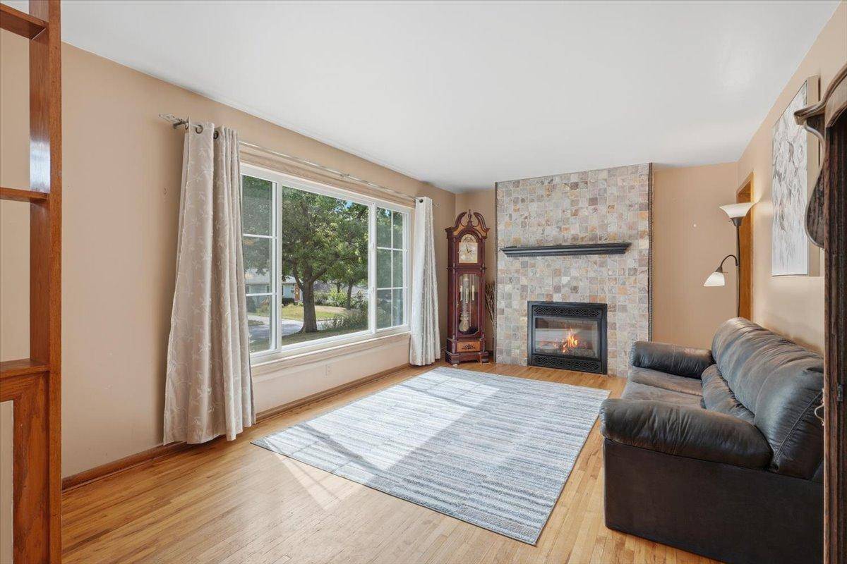 9104 Stanlen RD, Saint Louis Park, MN 55426