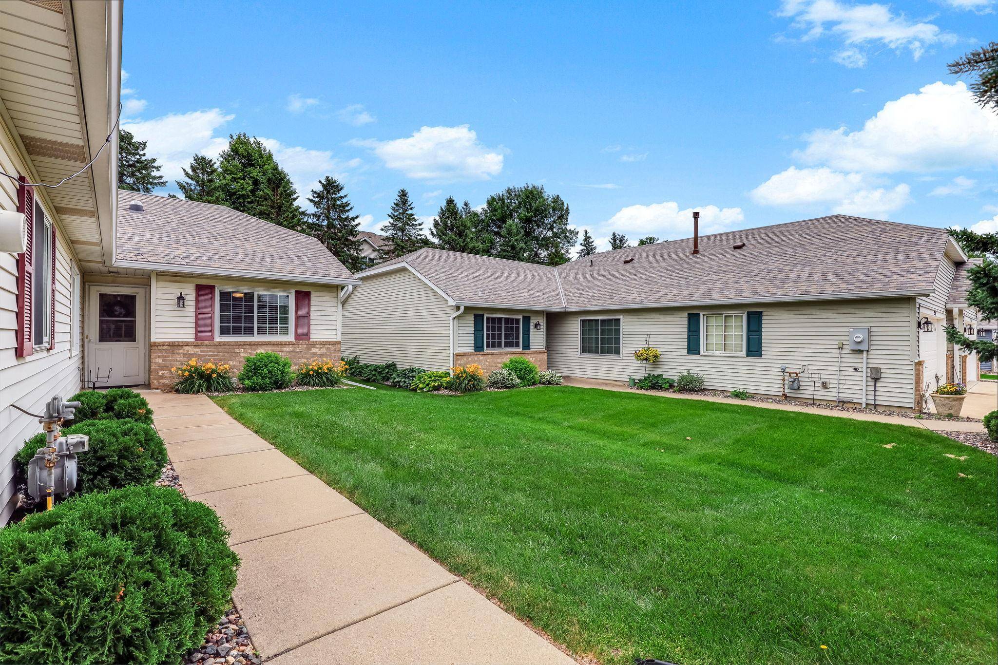 7580 Newbury RD, Woodbury, MN 55125