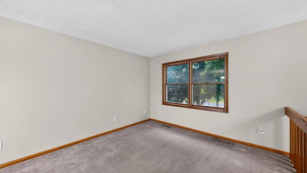 4020 Baffin LN NE, Rochester, MN 55906