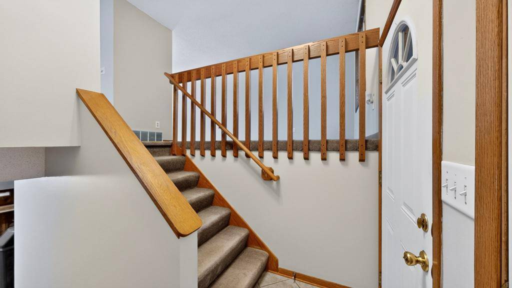 4020 Baffin LN NE, Rochester, MN 55906
