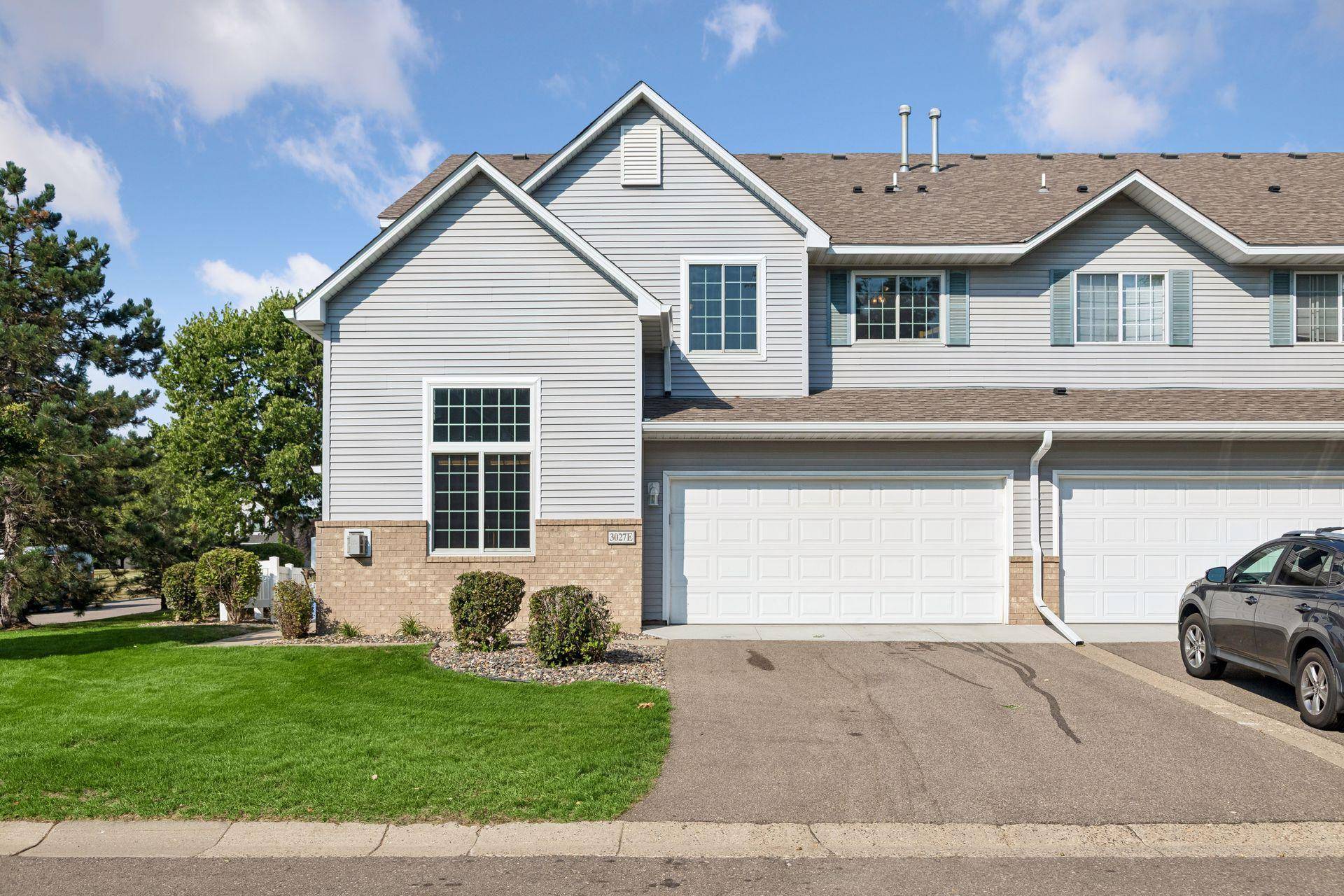 3027 Juniper LN #E, Woodbury, MN 55125
