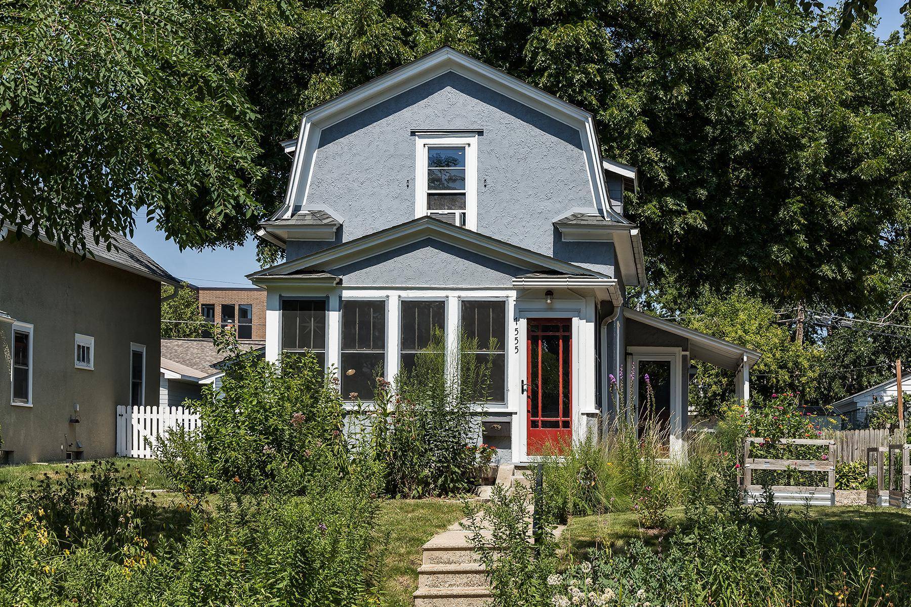 1555 Almond AVE, Saint Paul, MN 55108