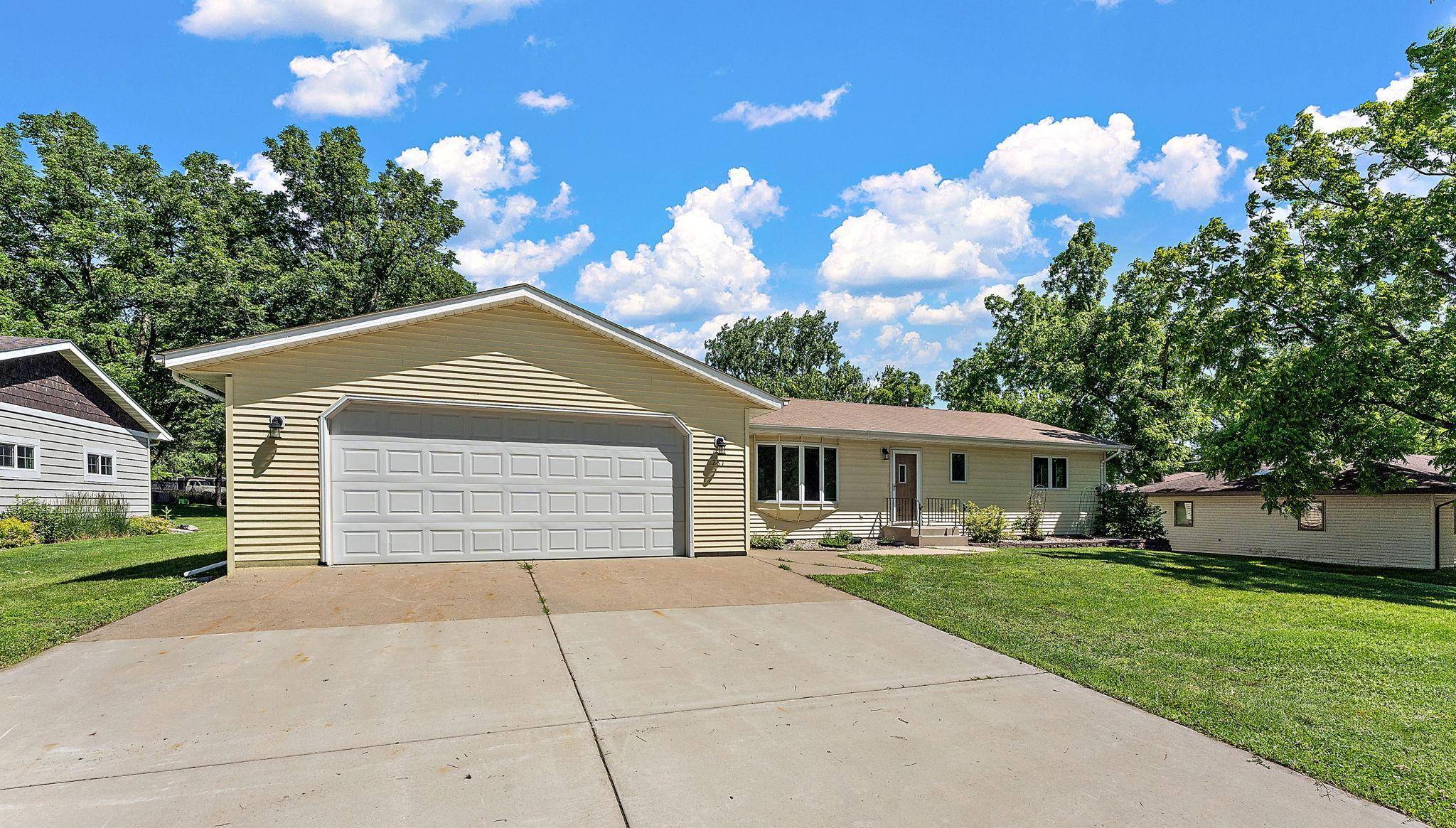 781 Cj Moe BLVD, Dassel, MN 55325
