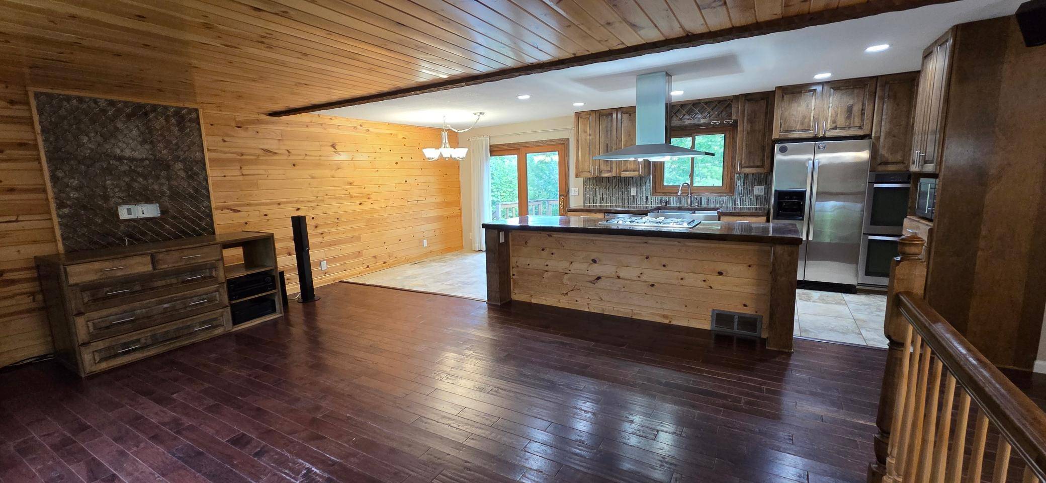 102 Shorewood DR, International Falls, MN 56649