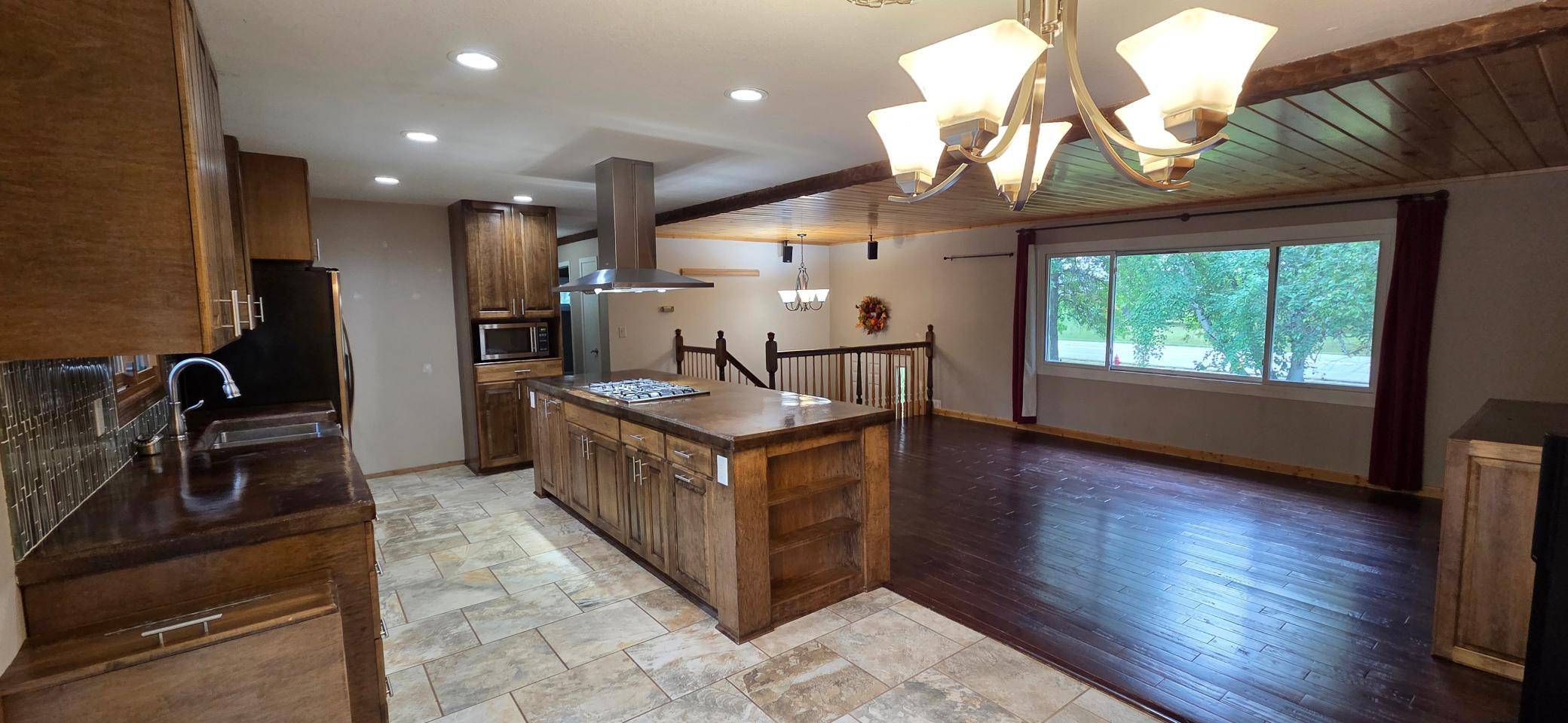 102 Shorewood DR, International Falls, MN 56649
