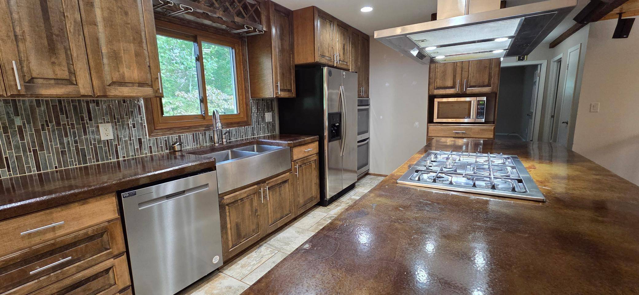 102 Shorewood DR, International Falls, MN 56649