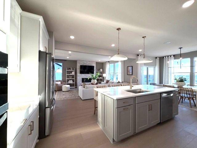 1583 Lund WAY, Shakopee, MN 55379