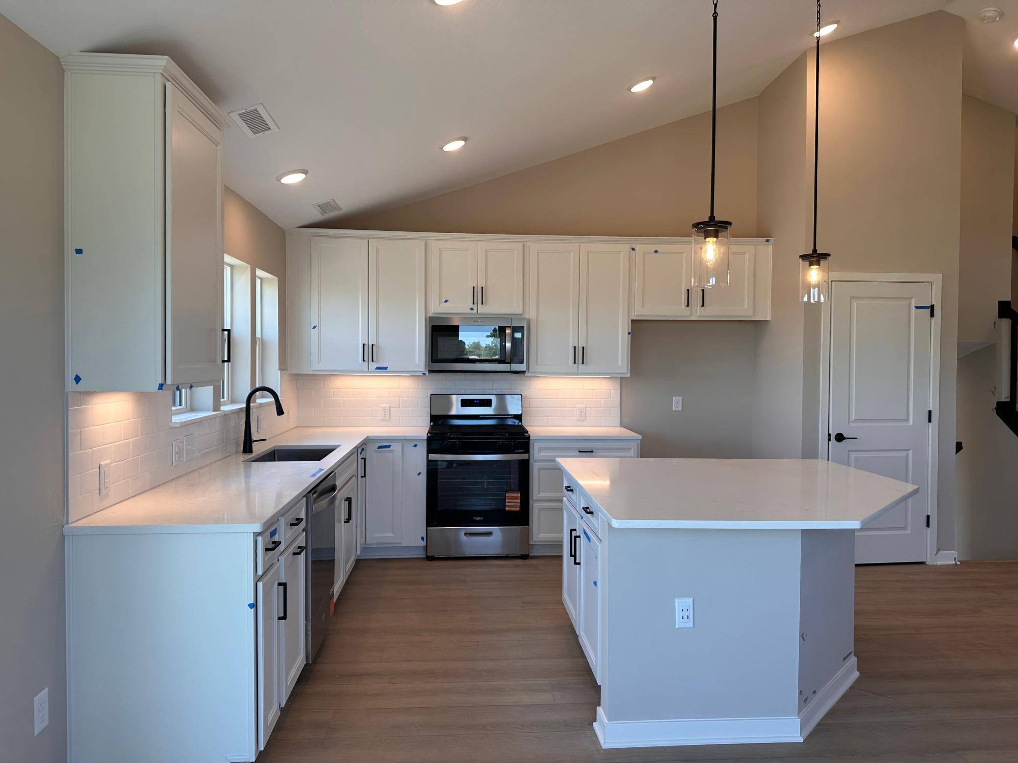 1649 Lund WAY, Shakopee, MN 55379