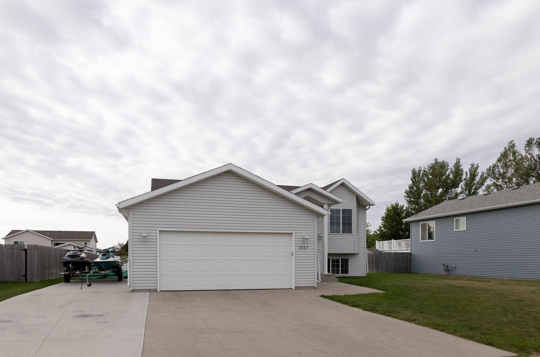 1017 Westport Pkwy, West Fargo, ND 58078
