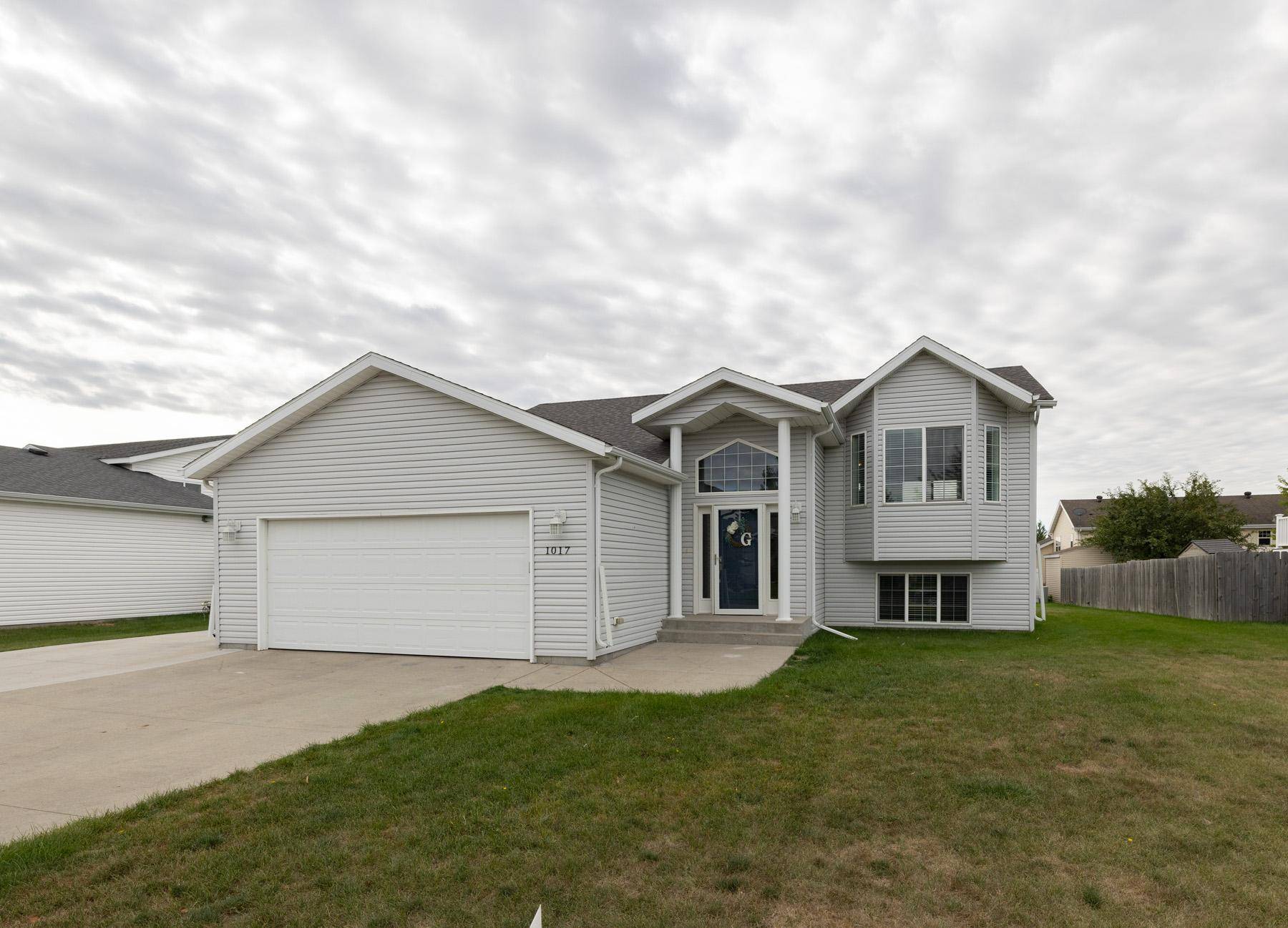 1017 Westport Pkwy, West Fargo, ND 58078