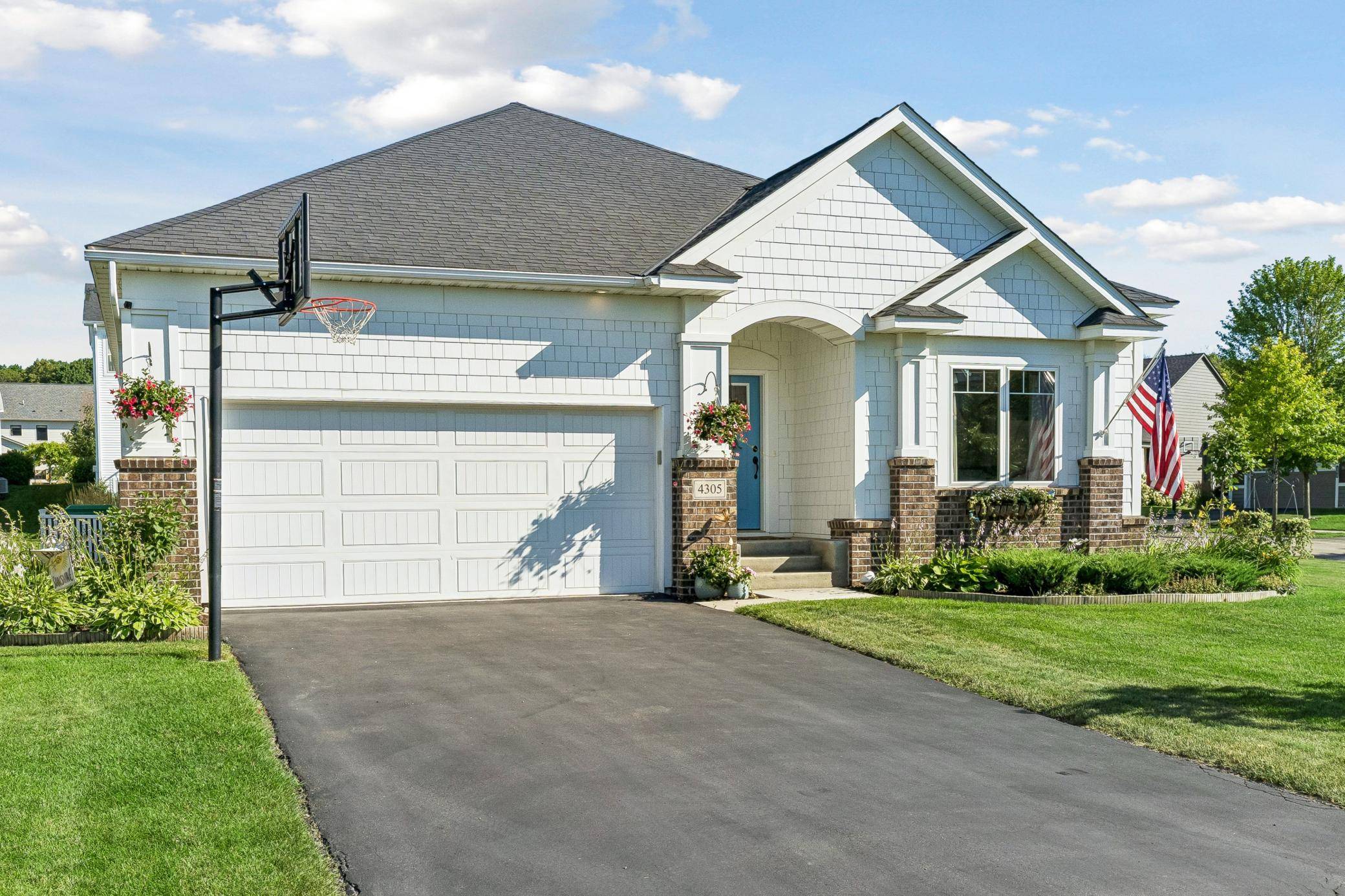4305 Cottagewood CT, Excelsior, MN 55331