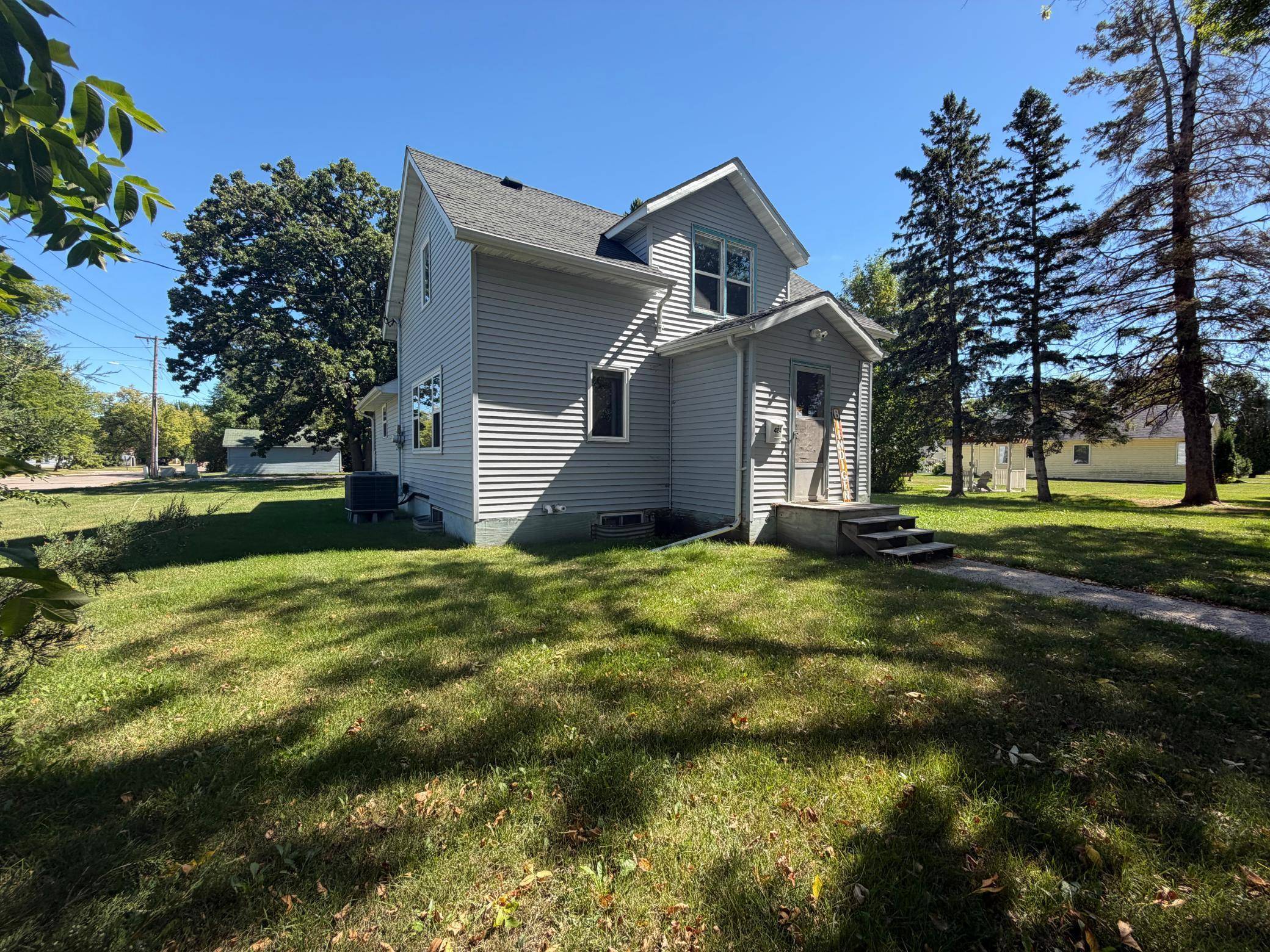 424 2ND ST NW, Mahnomen, MN 56557