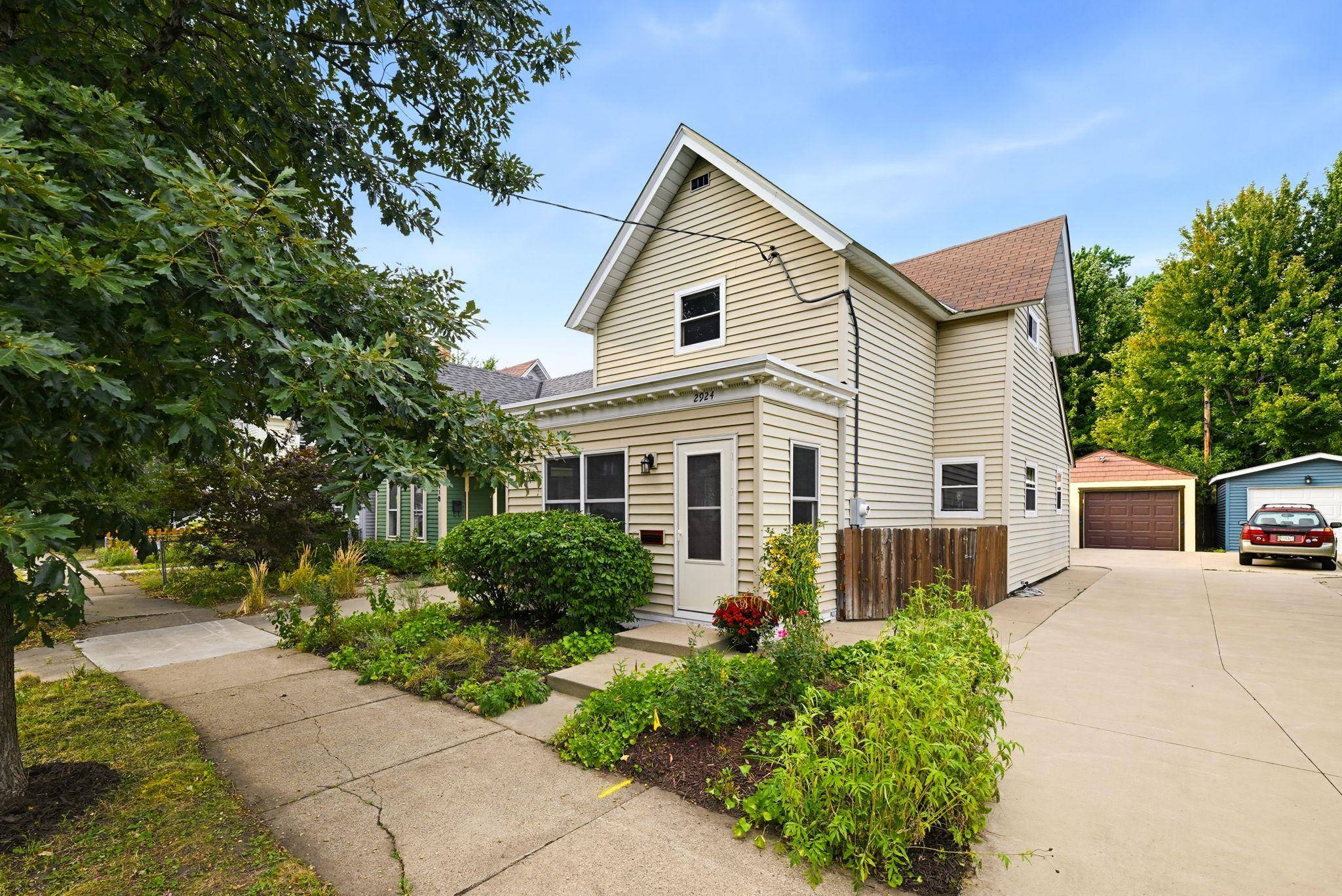 2924 E 25th ST, Minneapolis, MN 55406