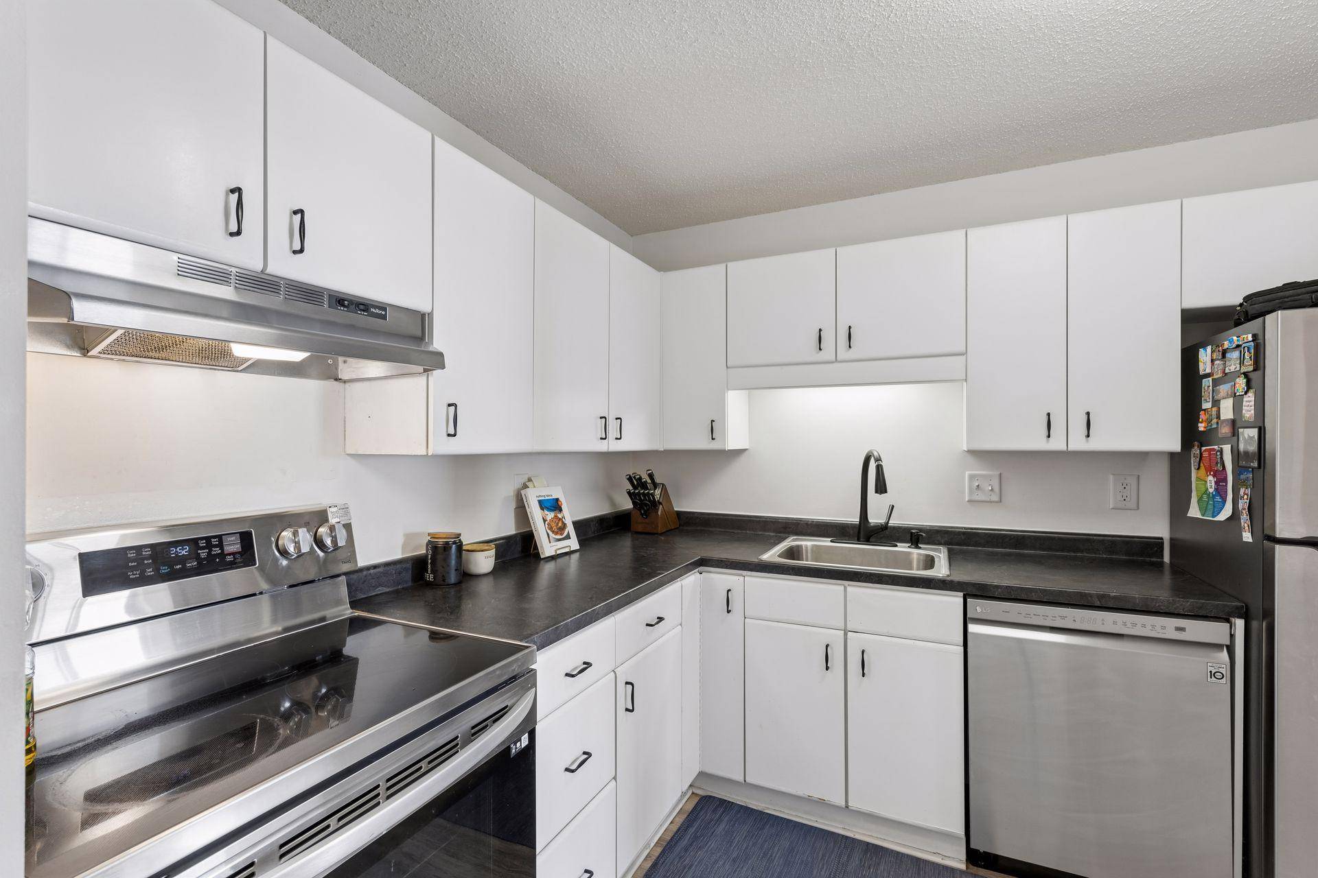 78 10th ST E #2408, Saint Paul, MN 55101