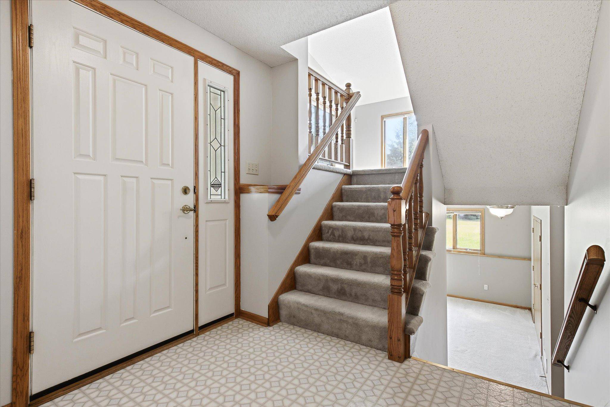 5758 Heather Ridge DR, Shoreview, MN 55126