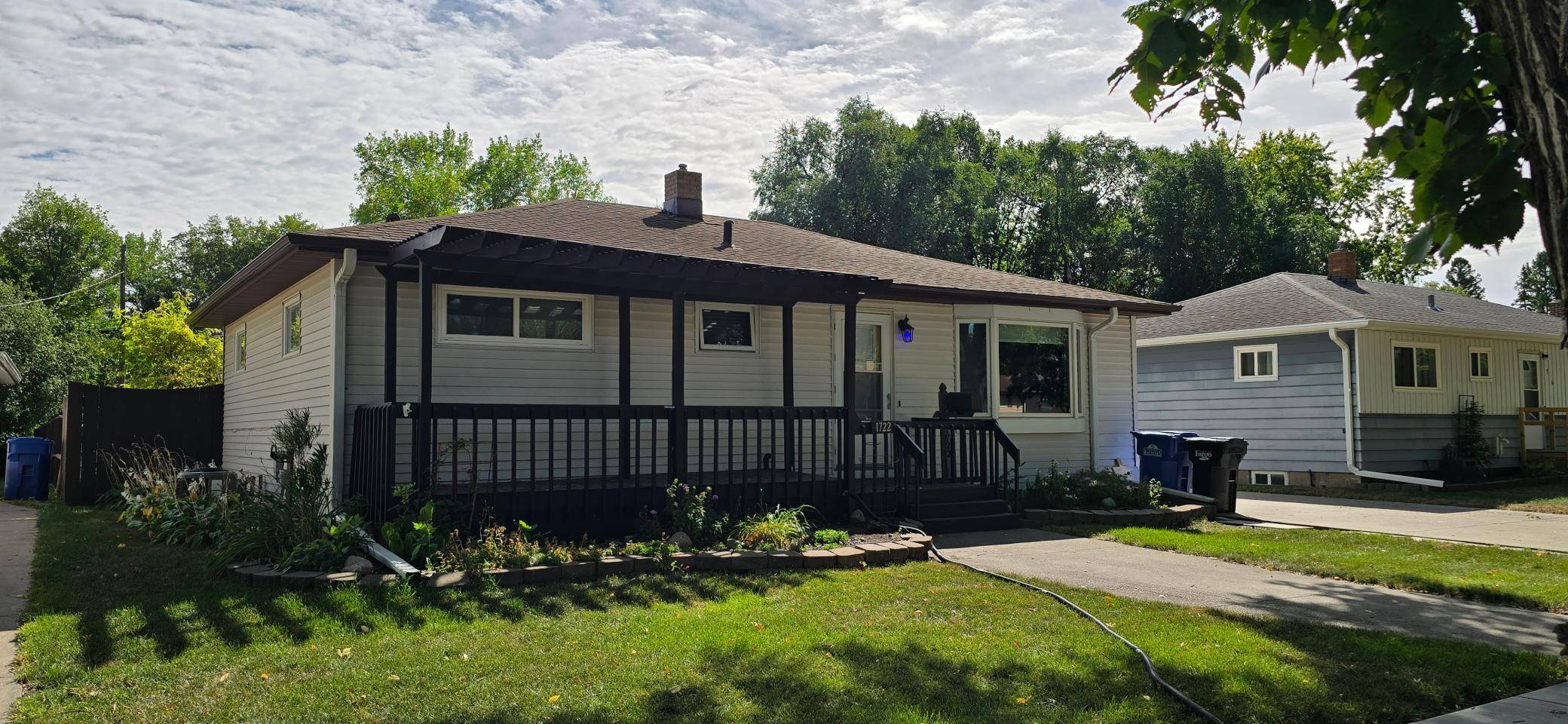 1722 14 1/2 ST S, Fargo, ND 58103