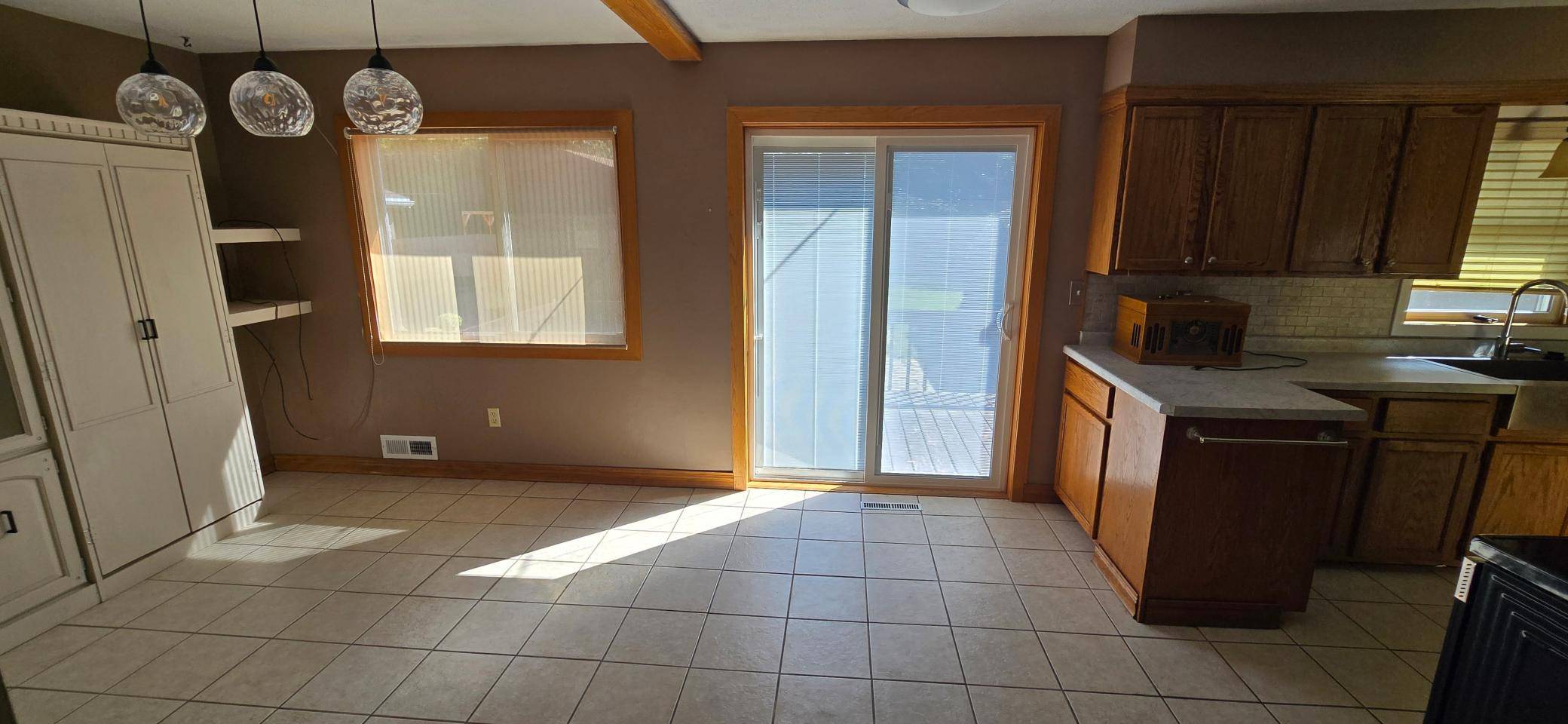 1722 14 1/2 ST S, Fargo, ND 58103