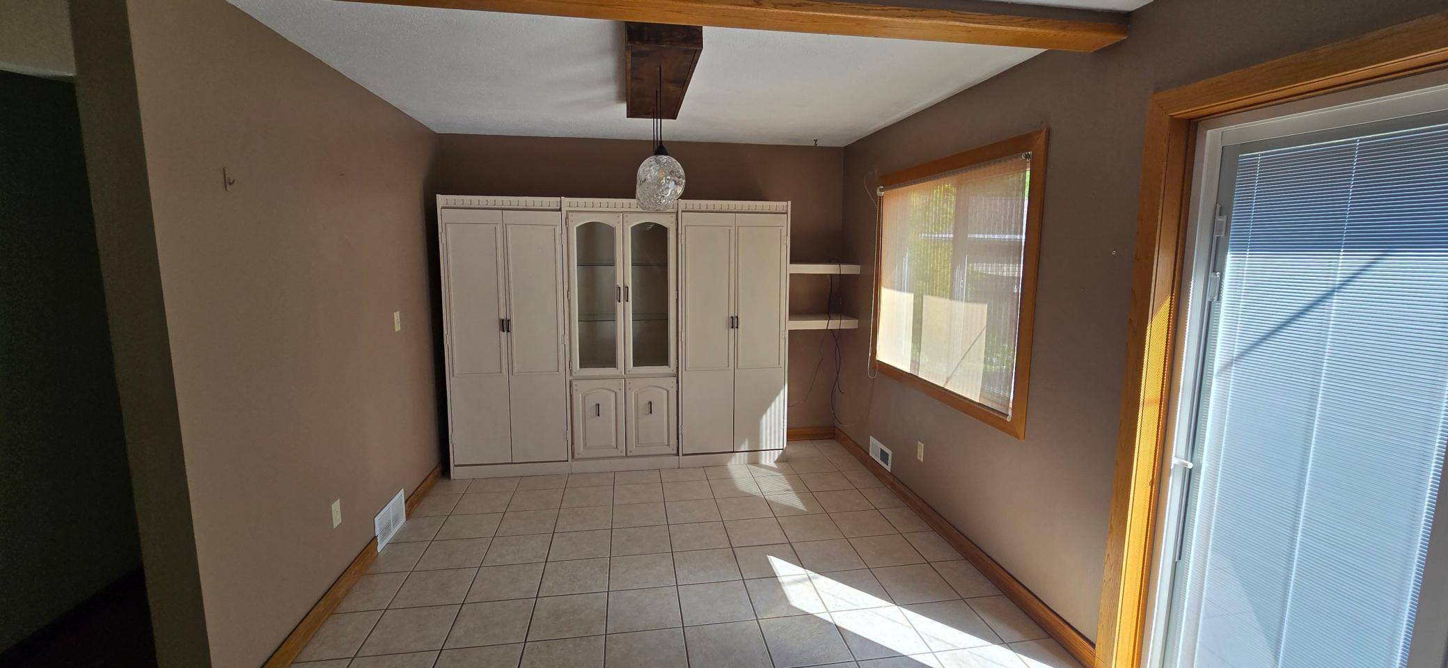 1722 14 1/2 ST S, Fargo, ND 58103