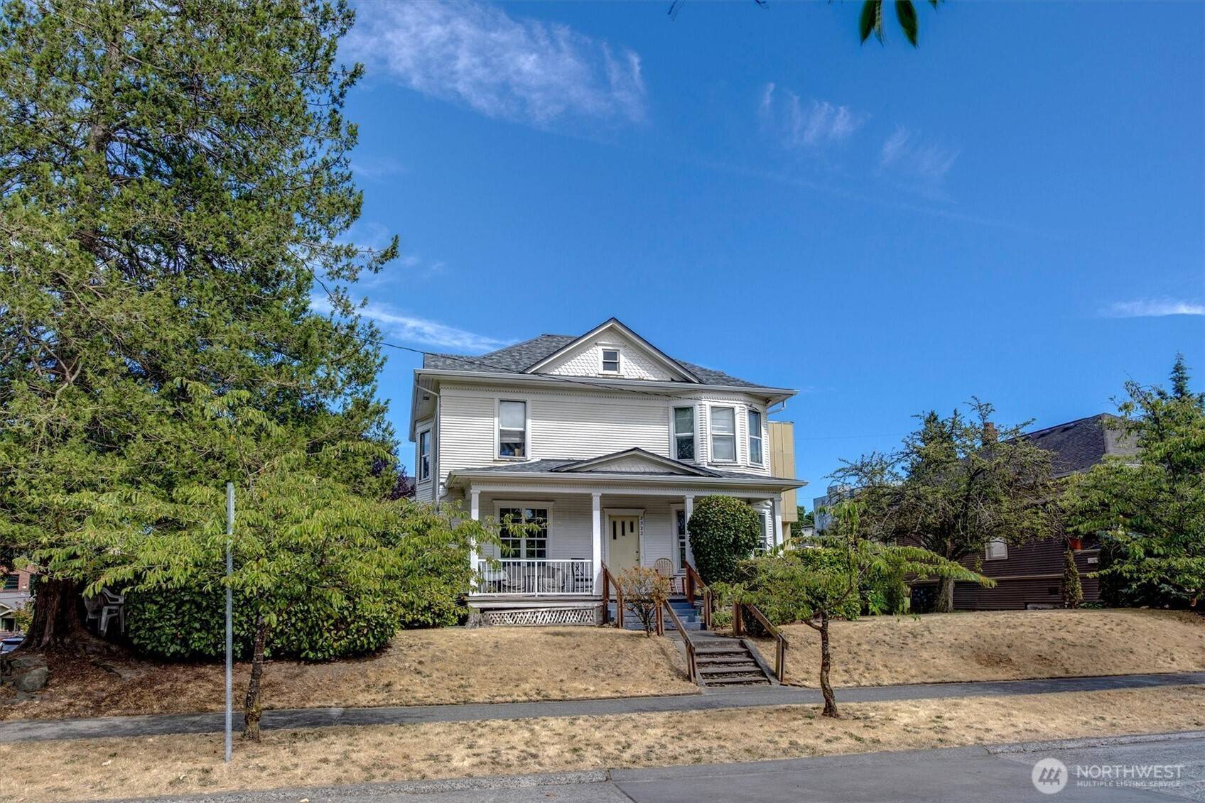 5522 12th AVE NE, Seattle, WA 98105