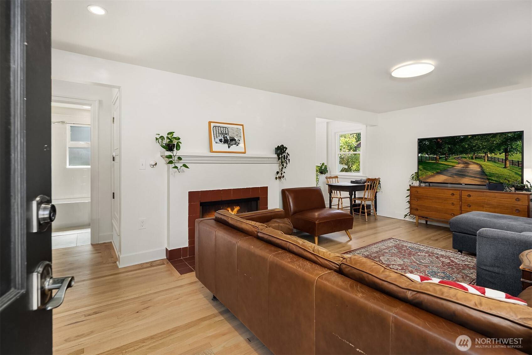 323 NW 83rd ST, Seattle, WA 98117